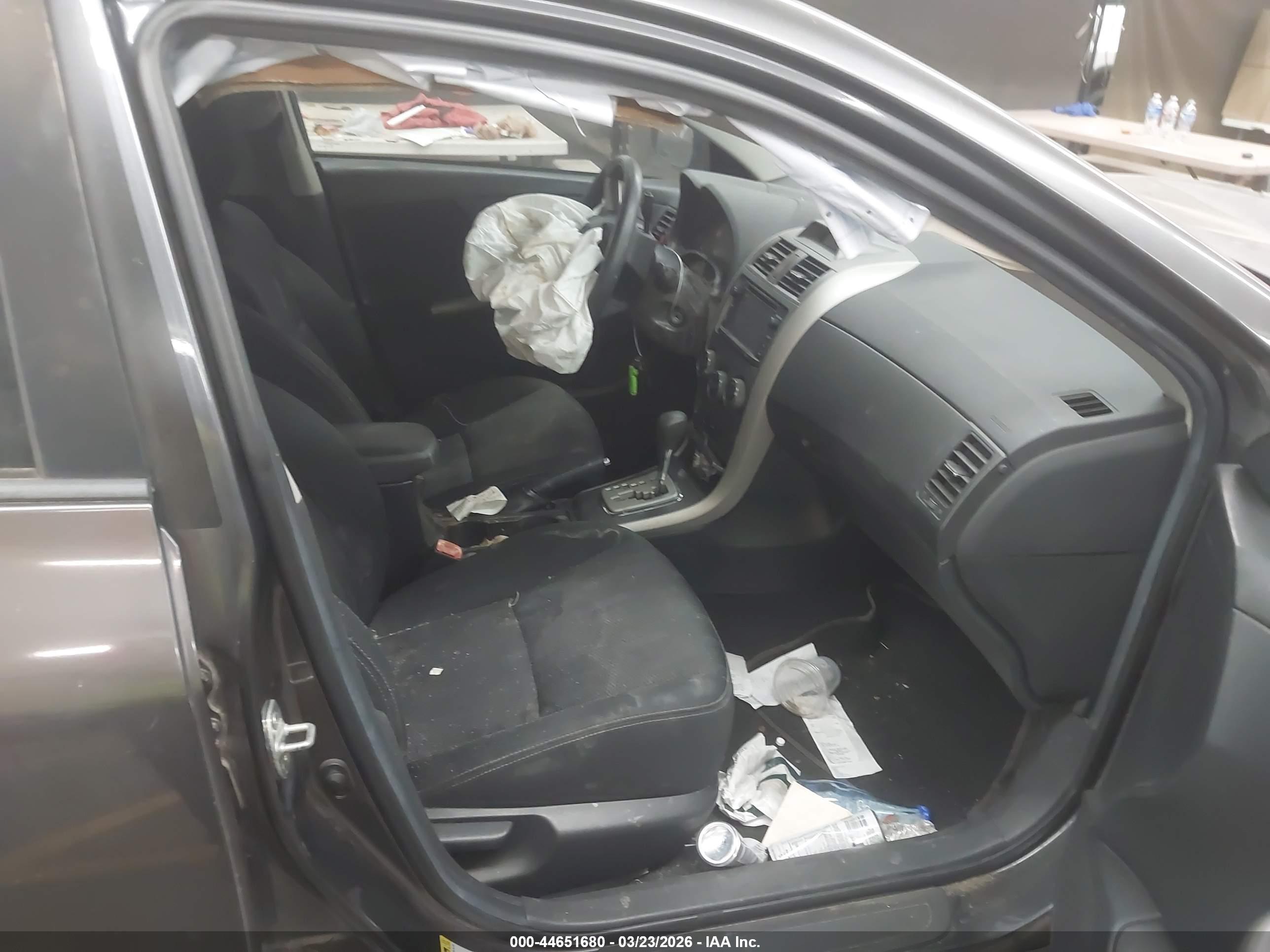 TOYOTA COROLLA image 5