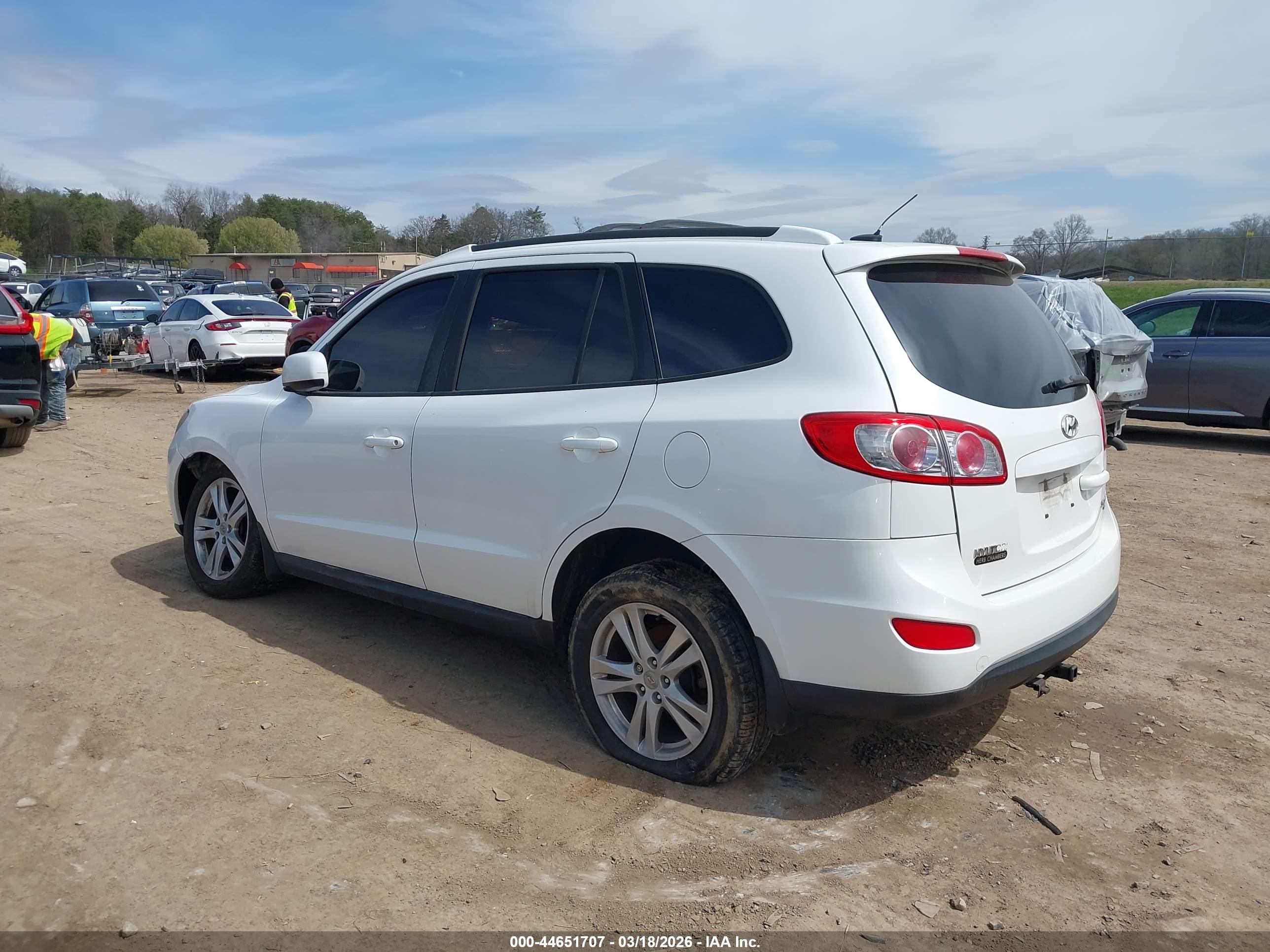 HYUNDAI SANTA image 3