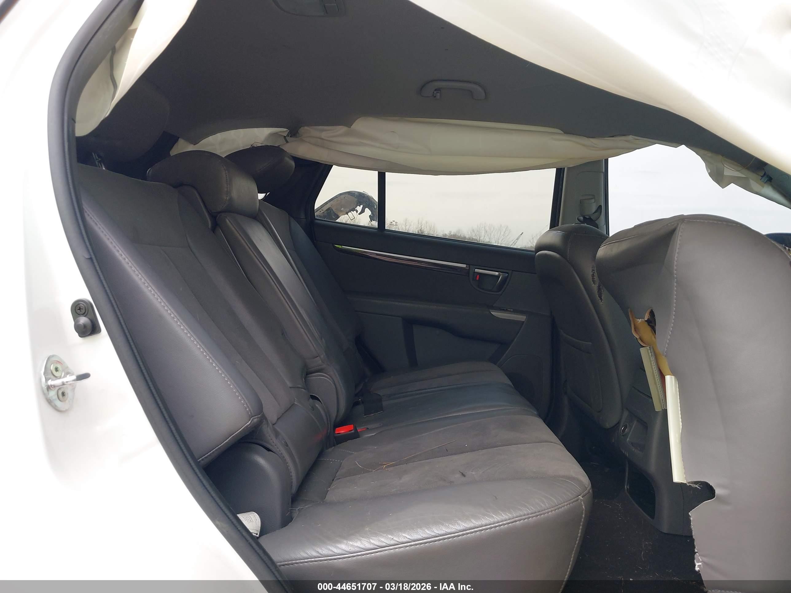 HYUNDAI SANTA image 8