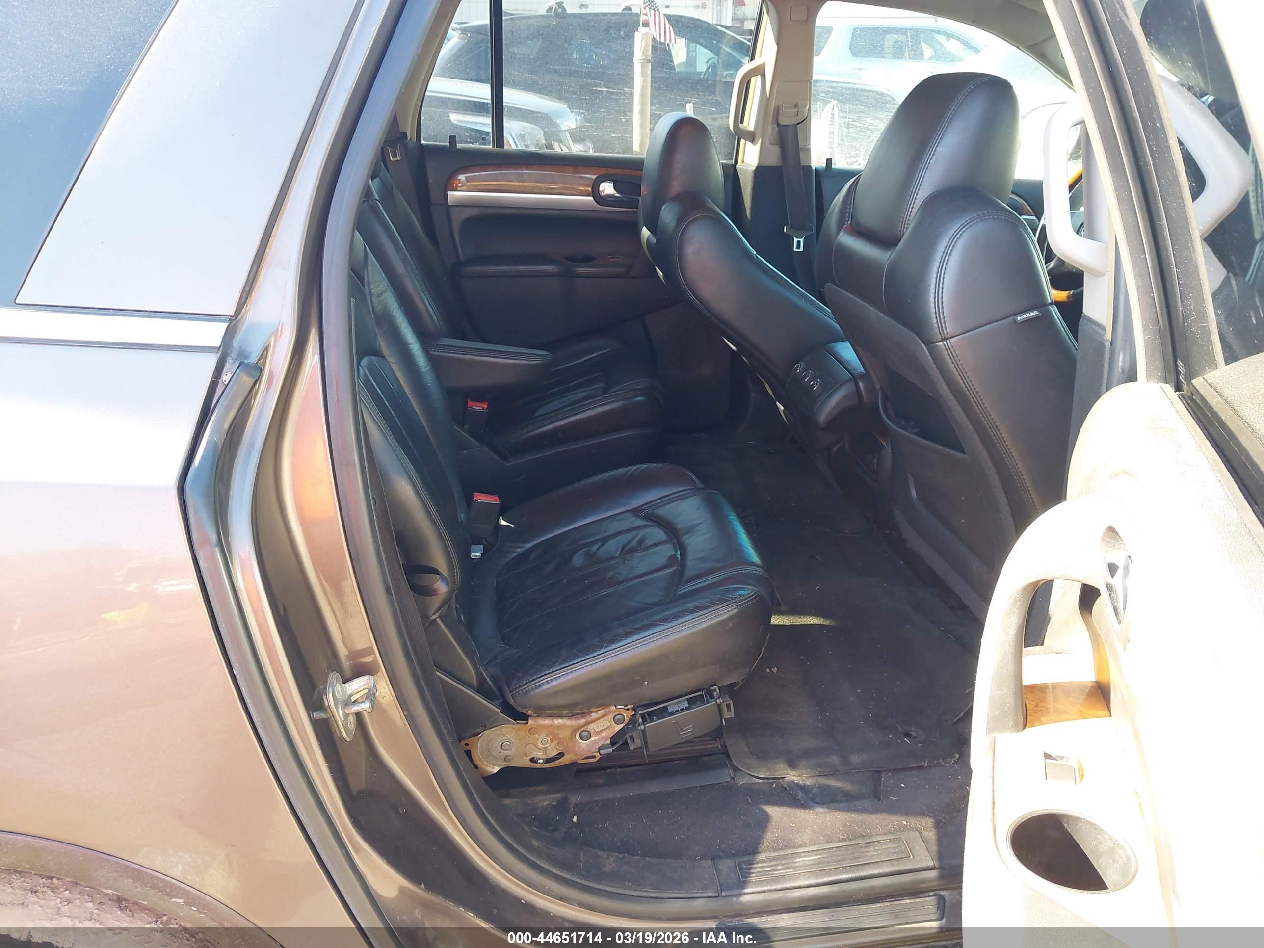 BUICK ENCLAVE image 8