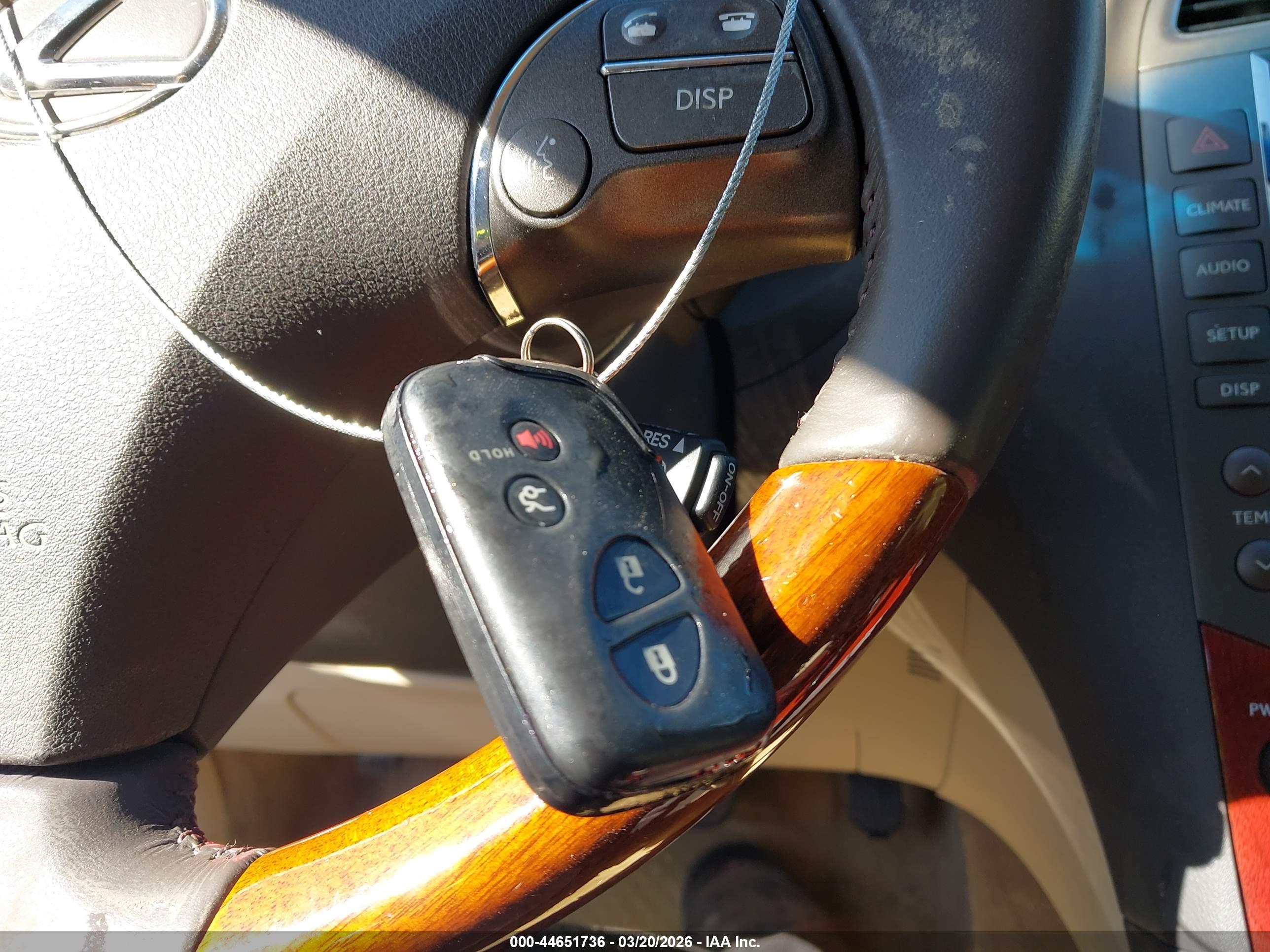 LEXUS ES image 11
