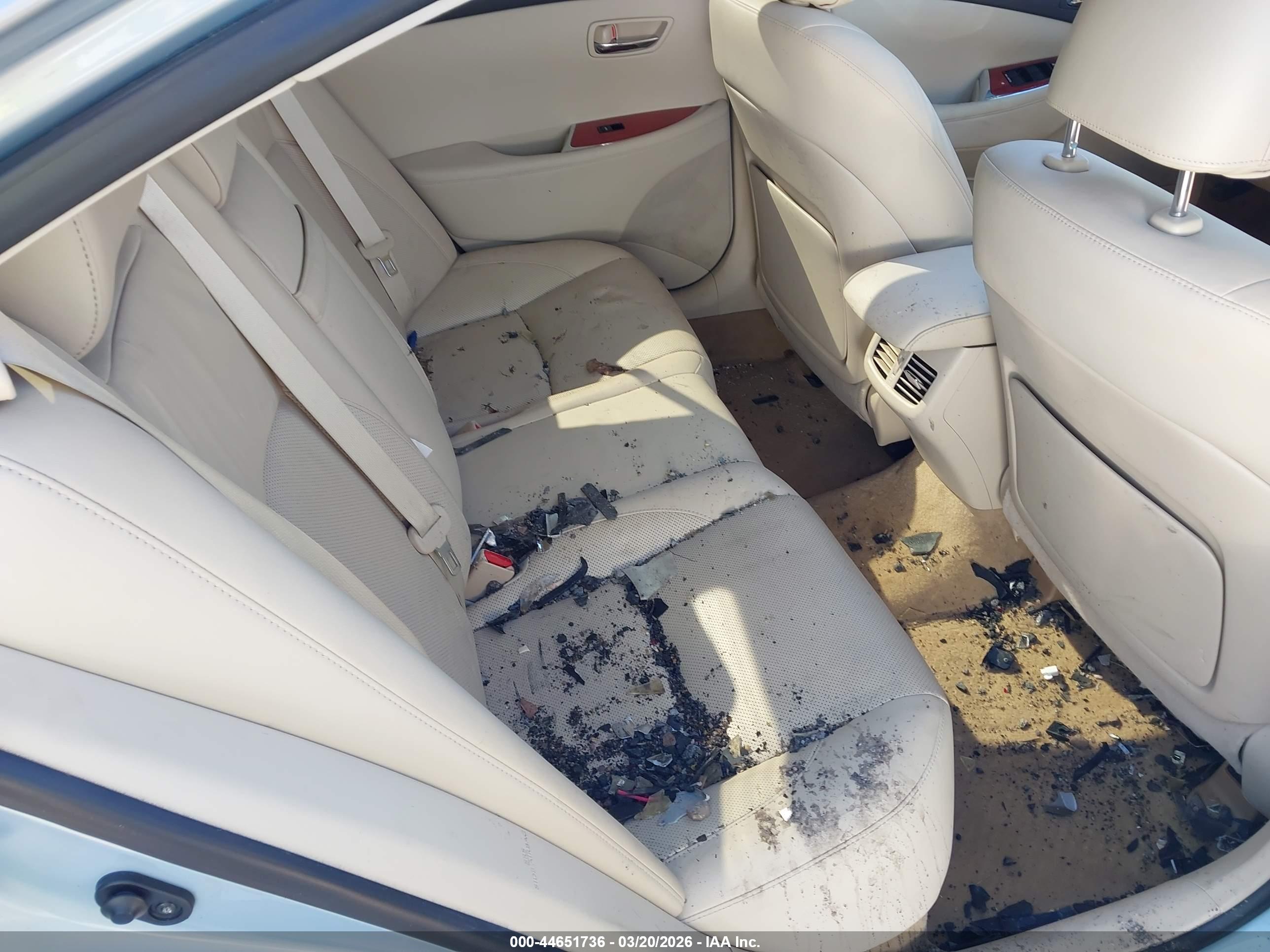 LEXUS ES image 8