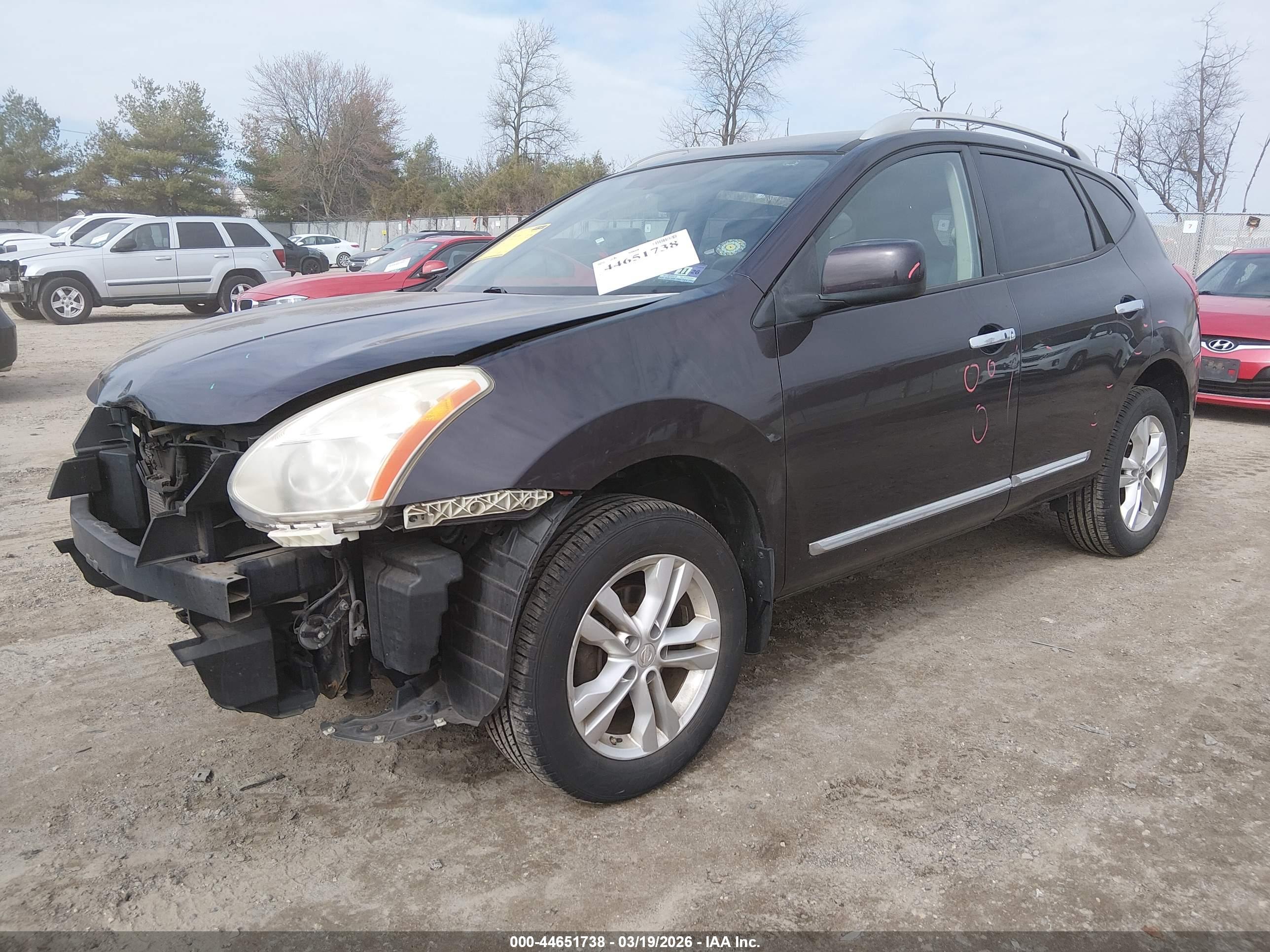 NISSAN ROGUE image 2