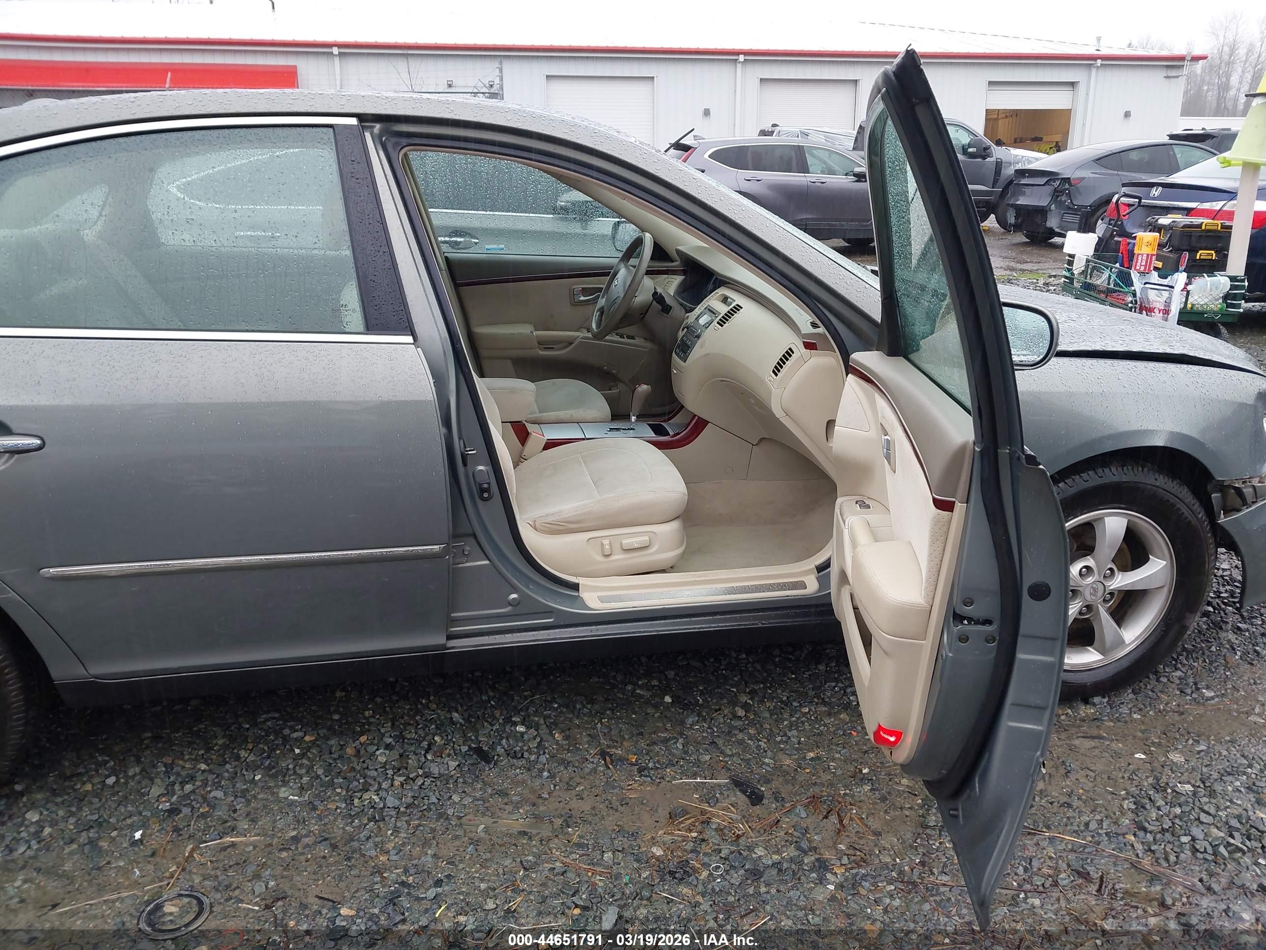 HYUNDAI AZERA image 5