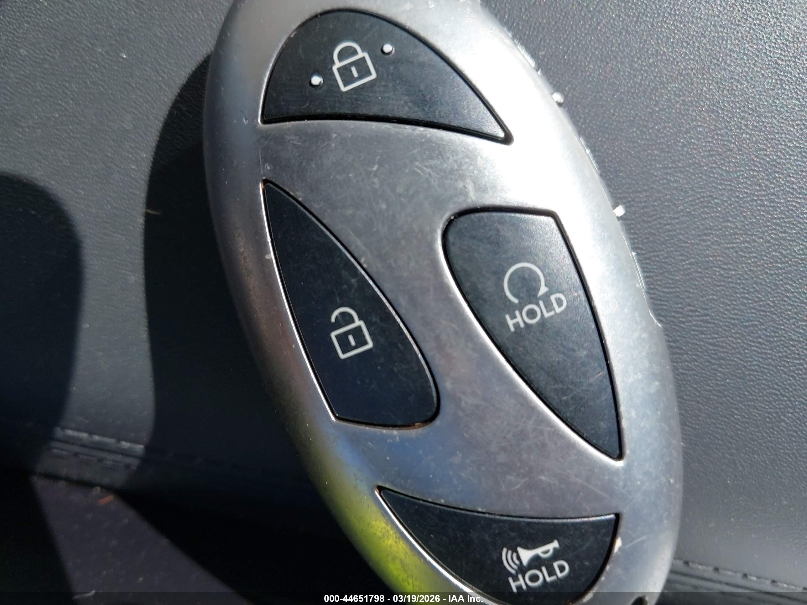 HYUNDAI SANTA image 11