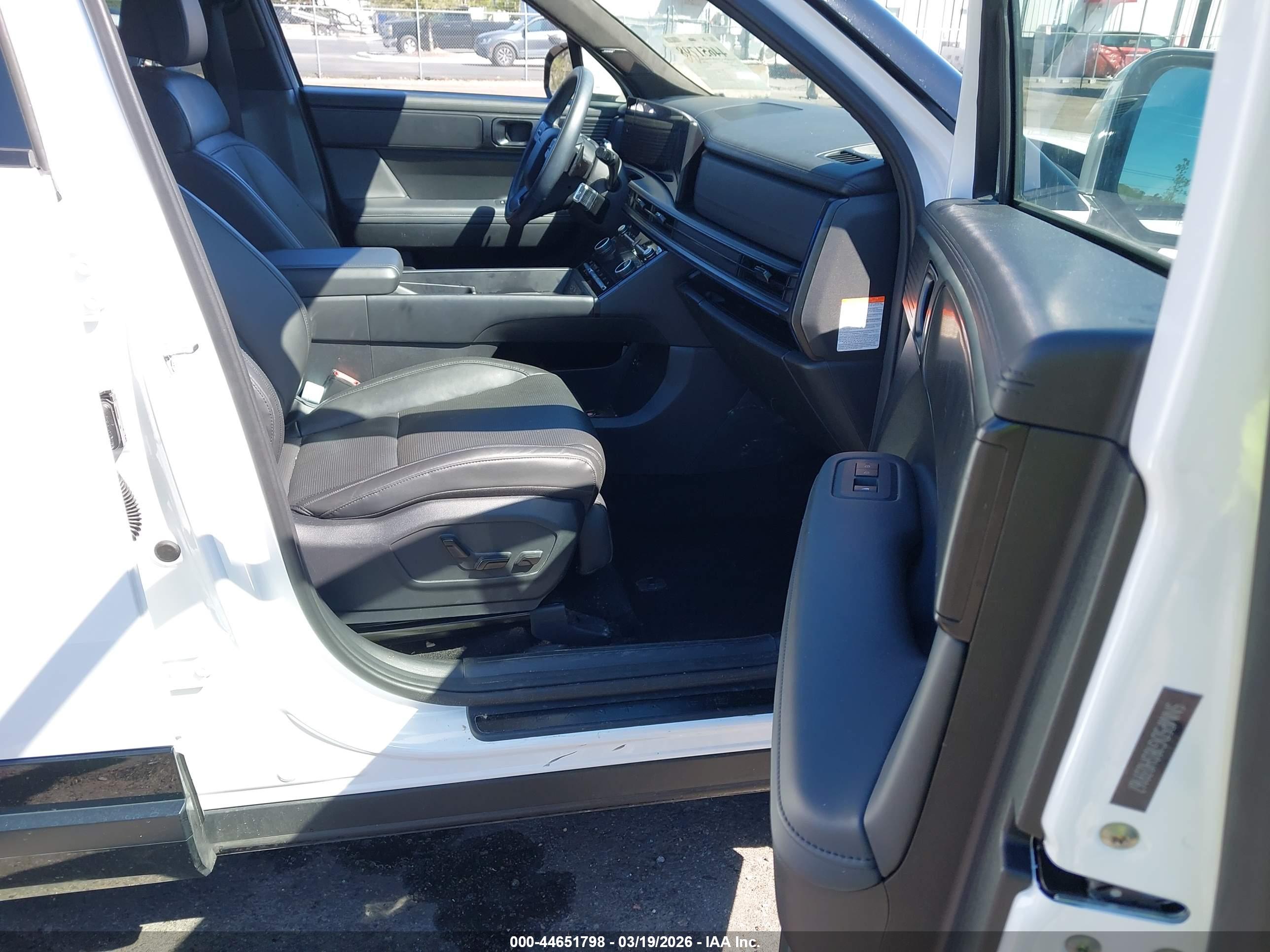 HYUNDAI SANTA image 5