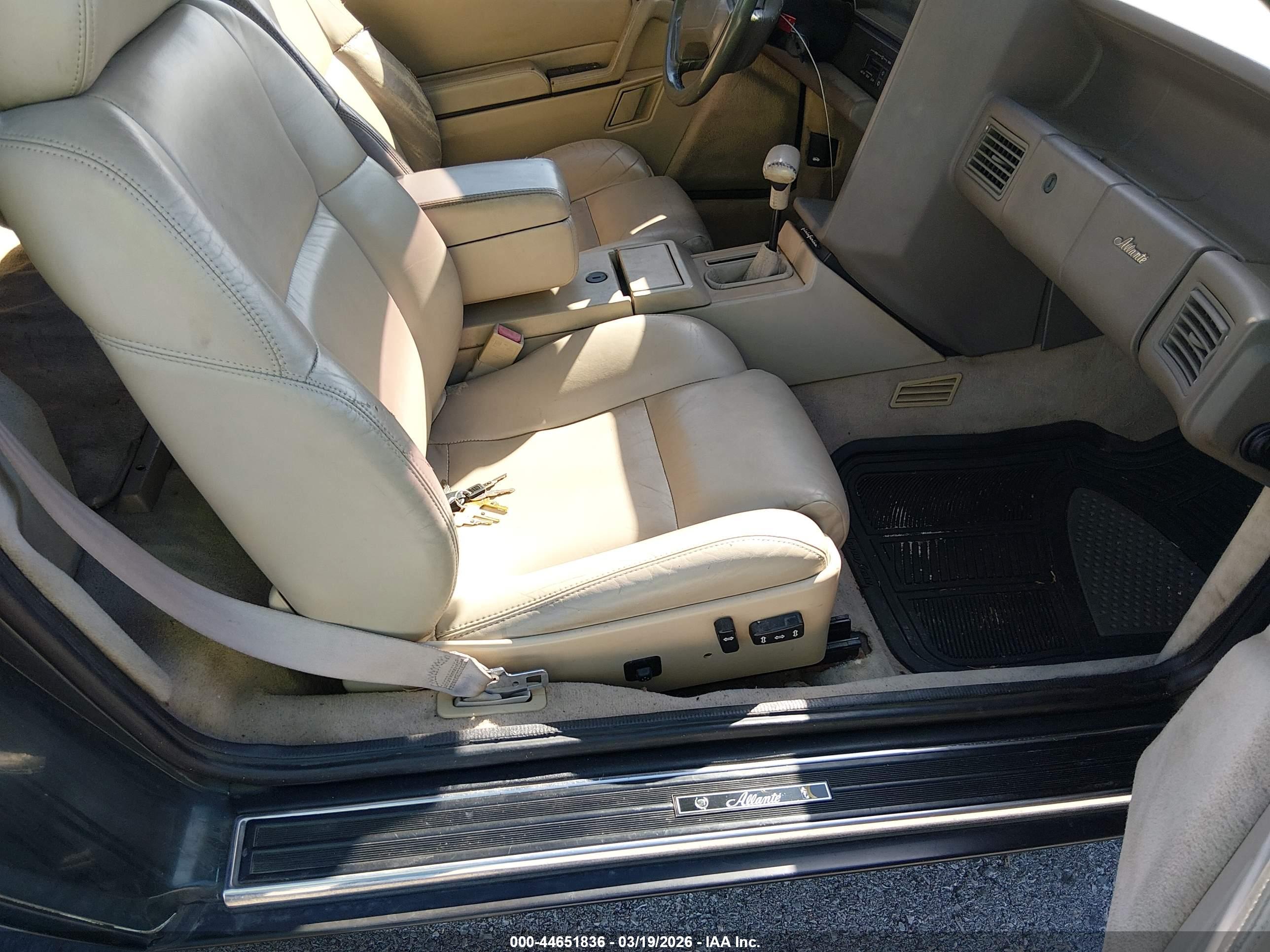 CADILLAC ALLANTE image 5