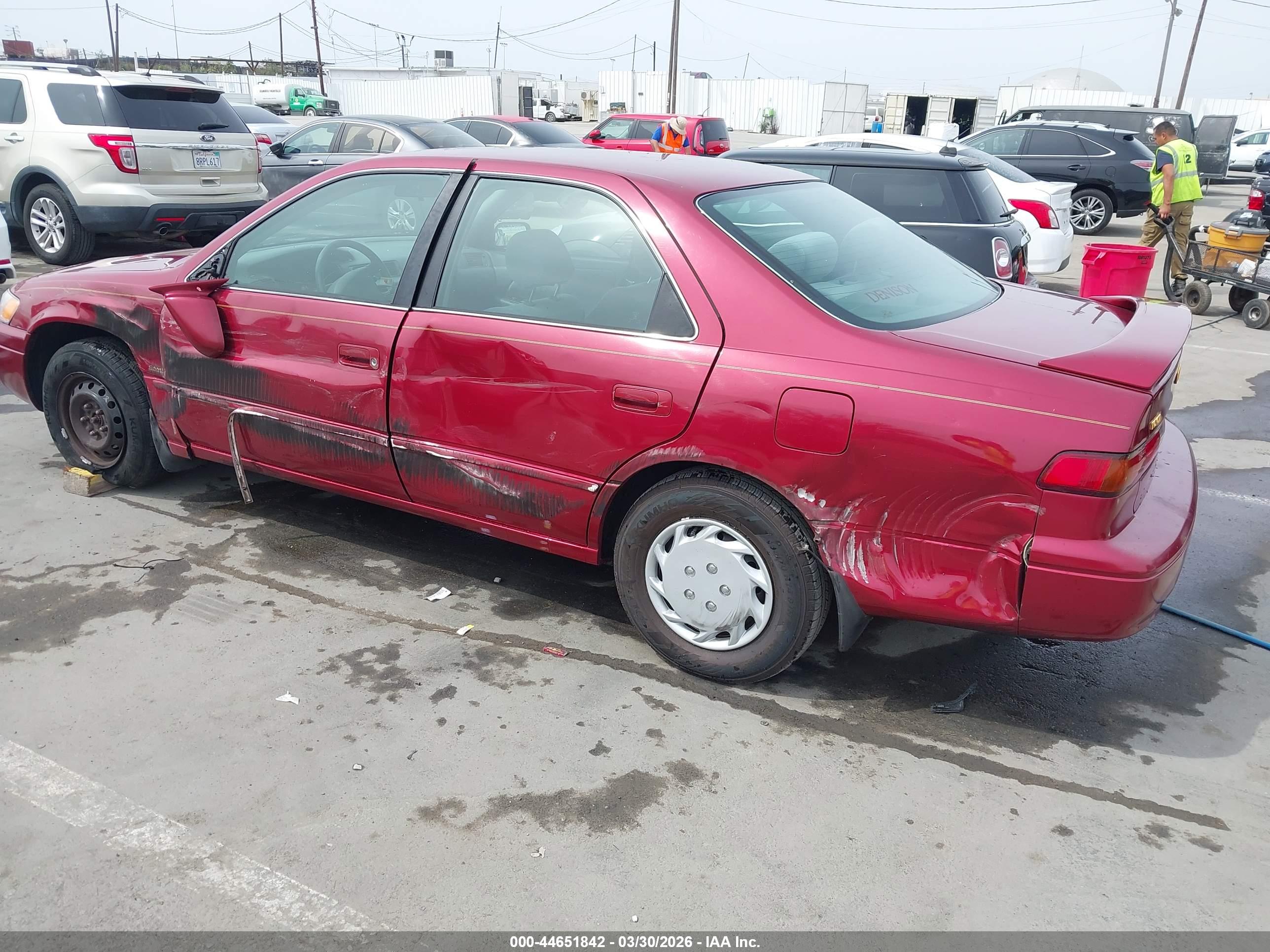 TOYOTA CAMRY image 3