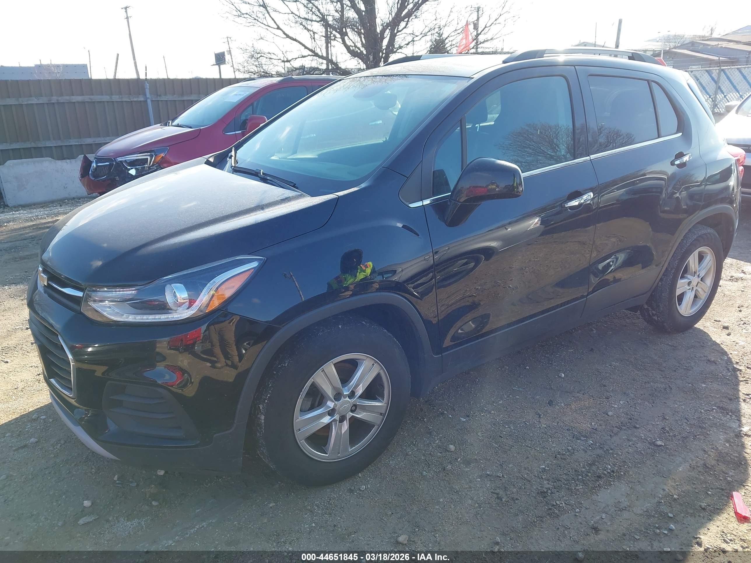 CHEVROLET TRAX image 2