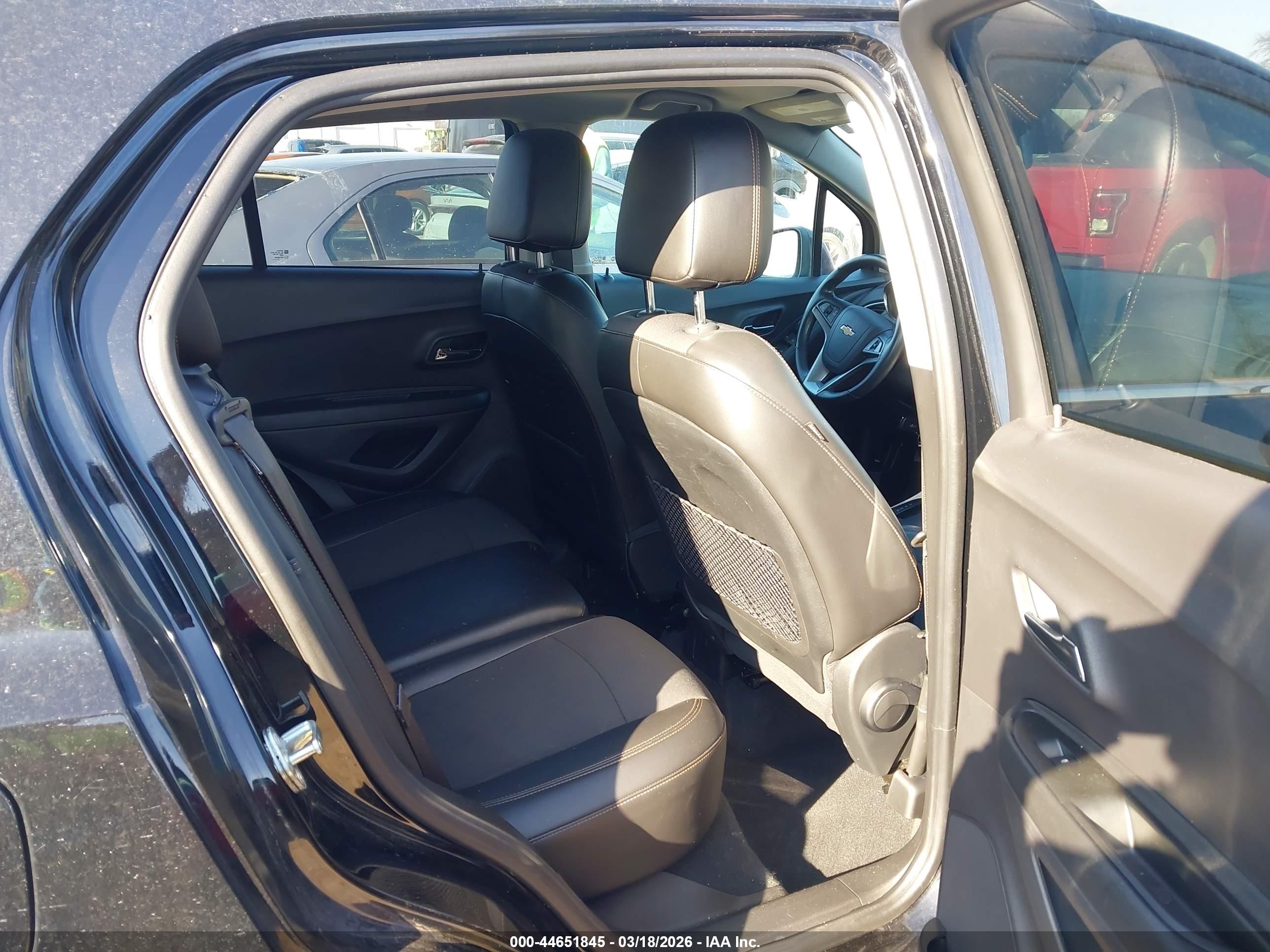 CHEVROLET TRAX image 8
