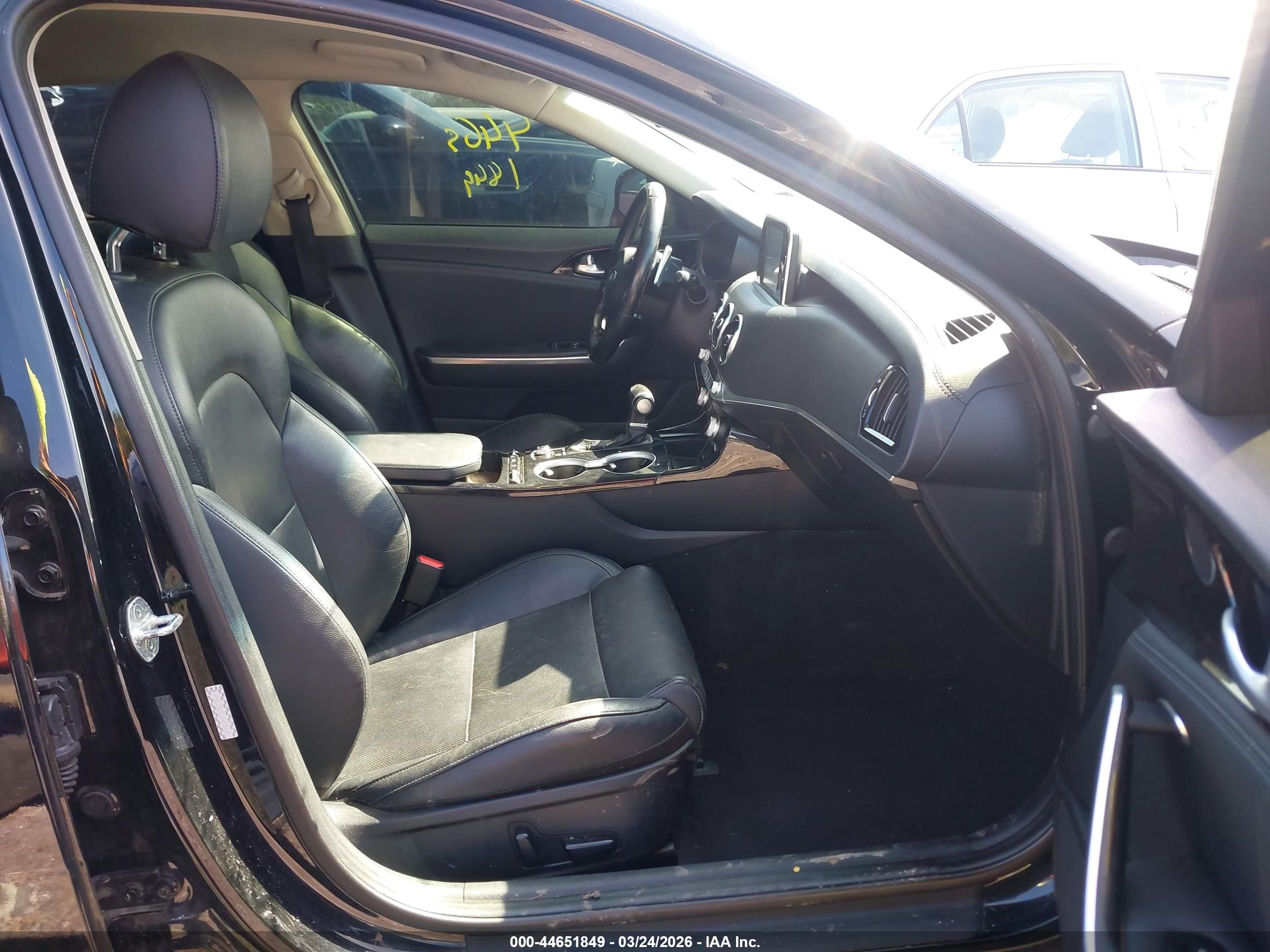 KIA STINGER image 5