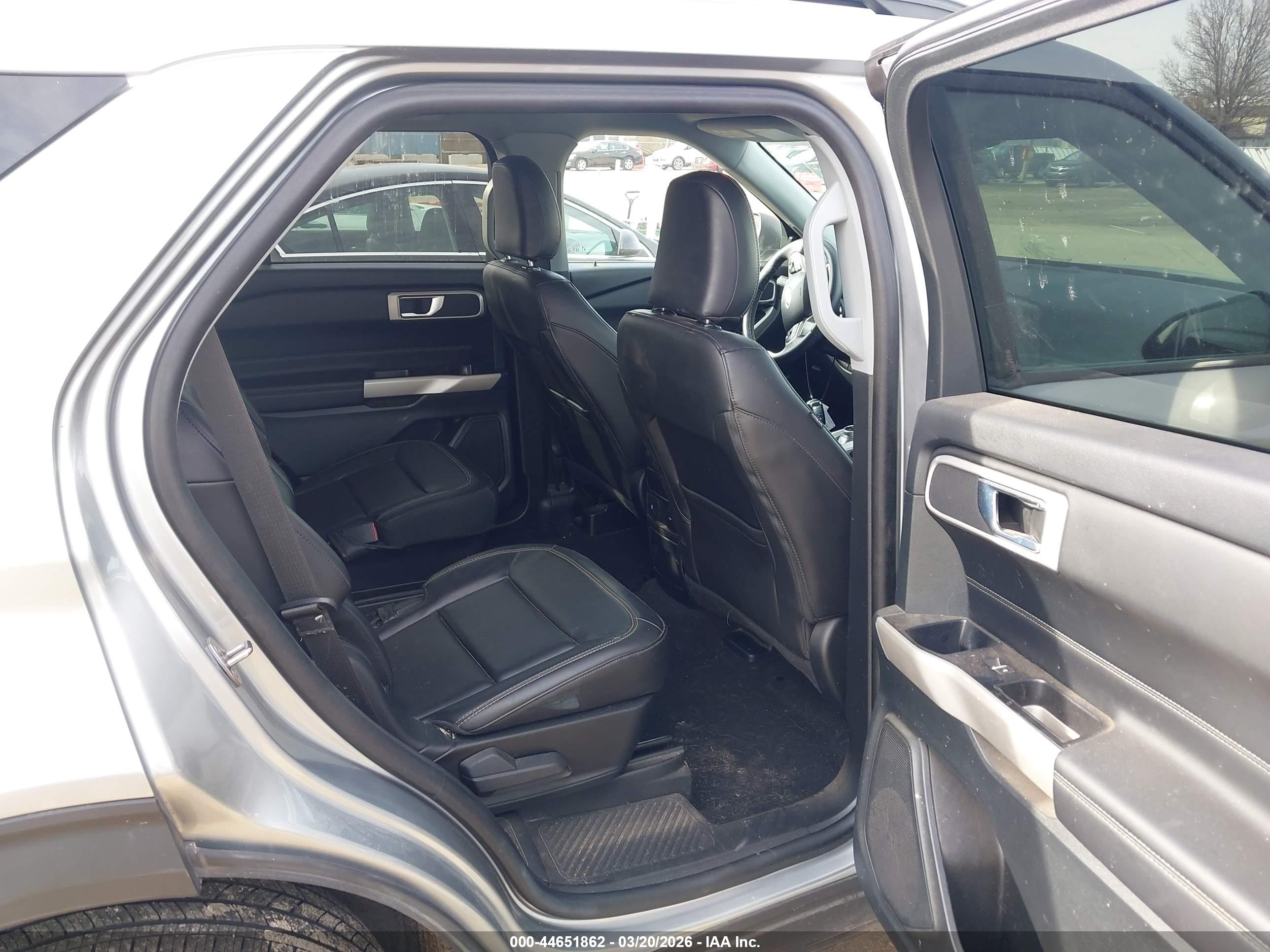 FORD EXPLORER image 8