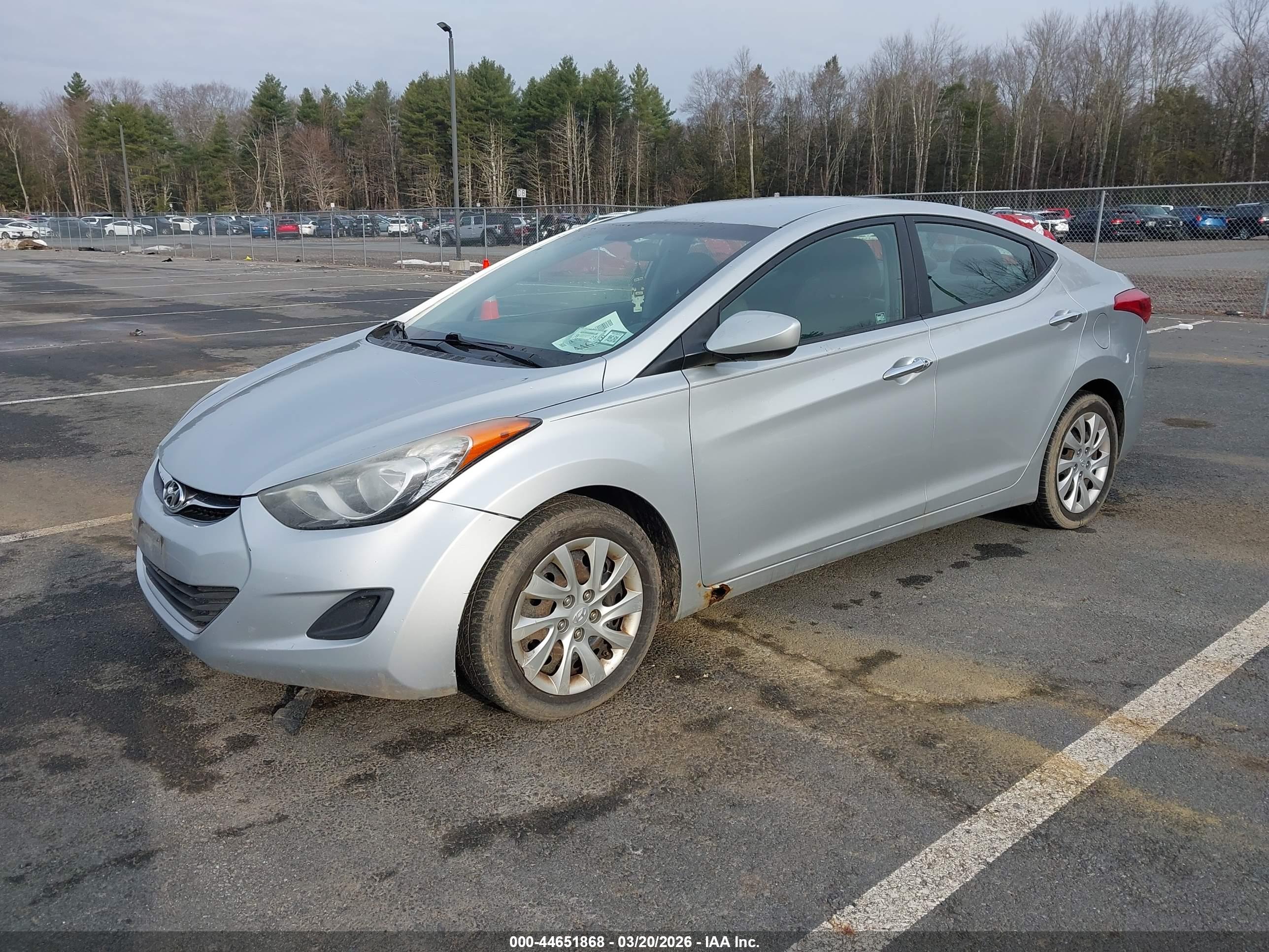 HYUNDAI ELANTRA image 2