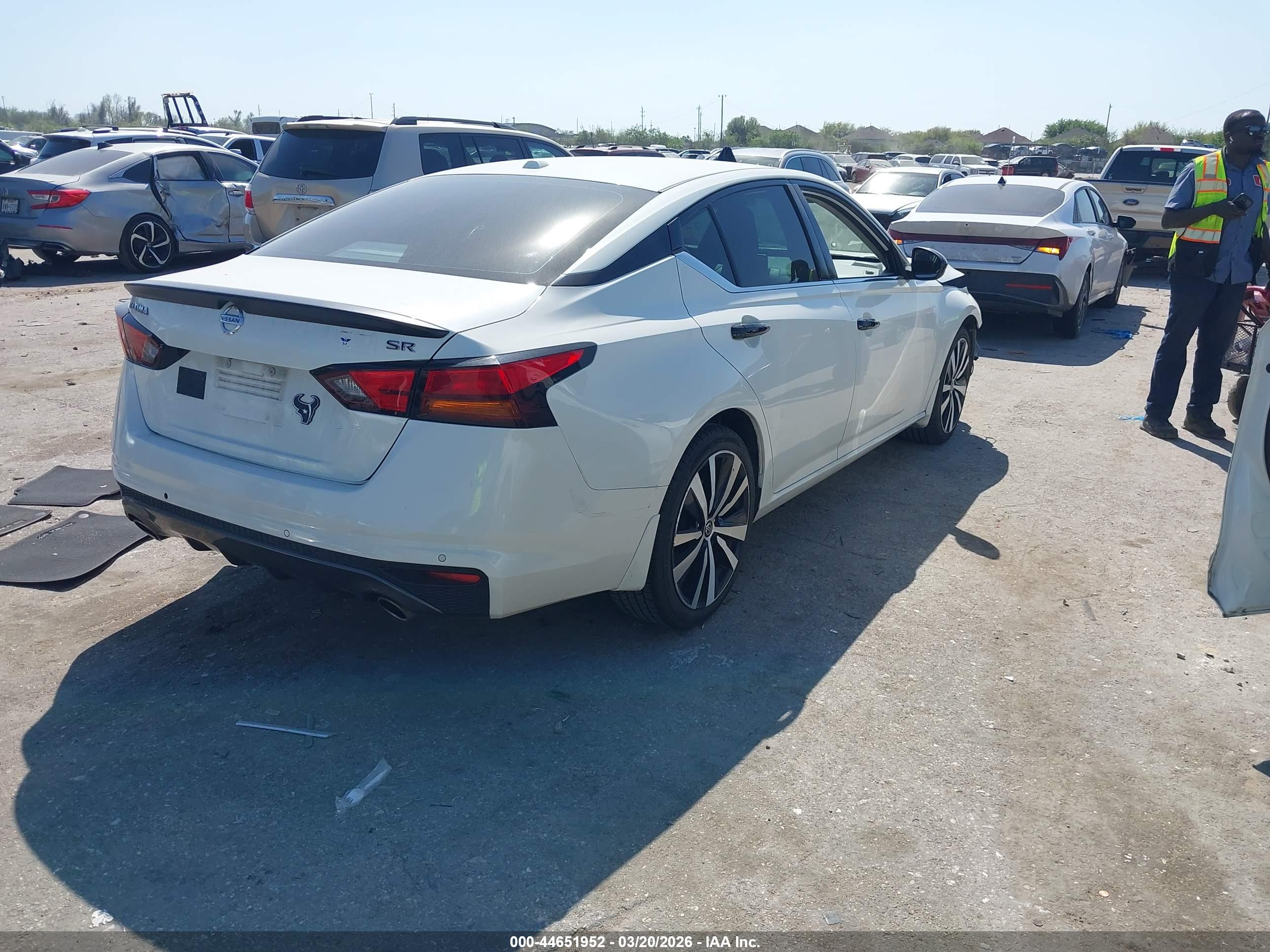 NISSAN ALTIMA image 4