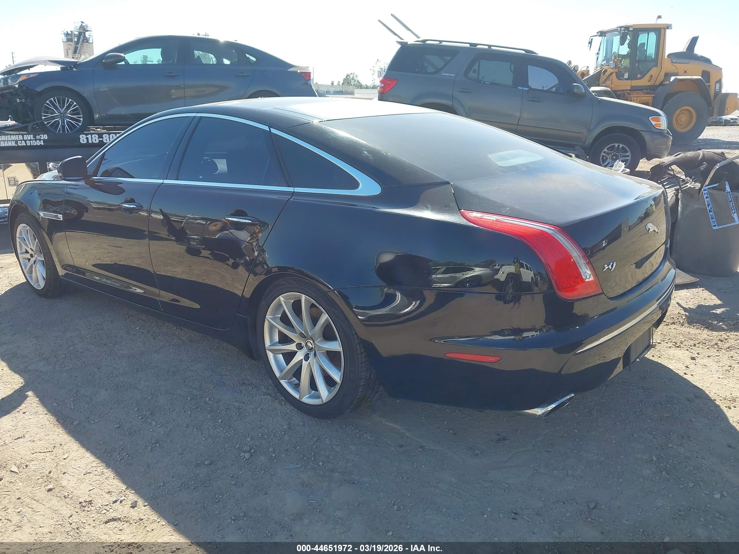 JAGUAR XJ image 3