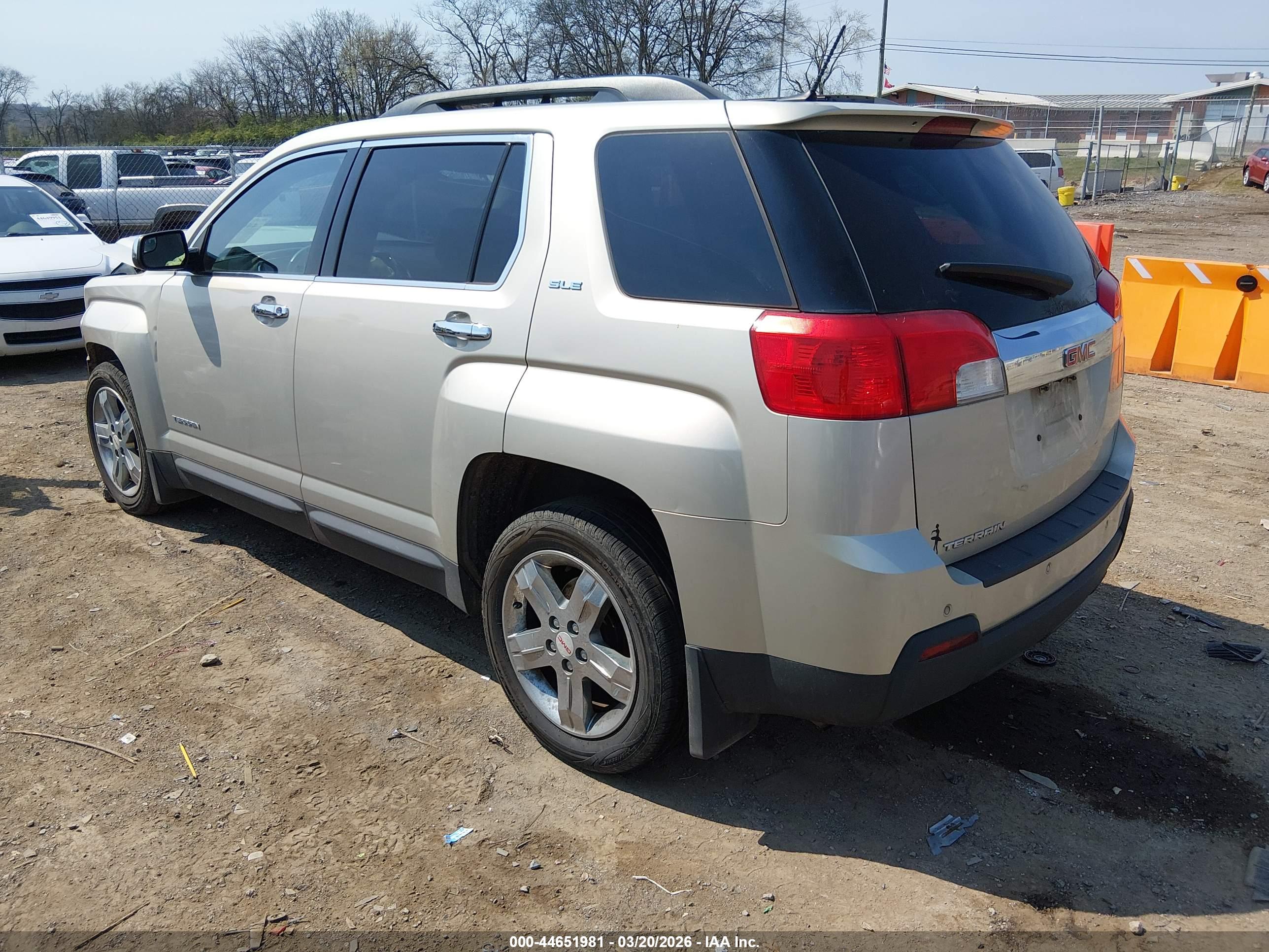 GMC TERRAIN image 3