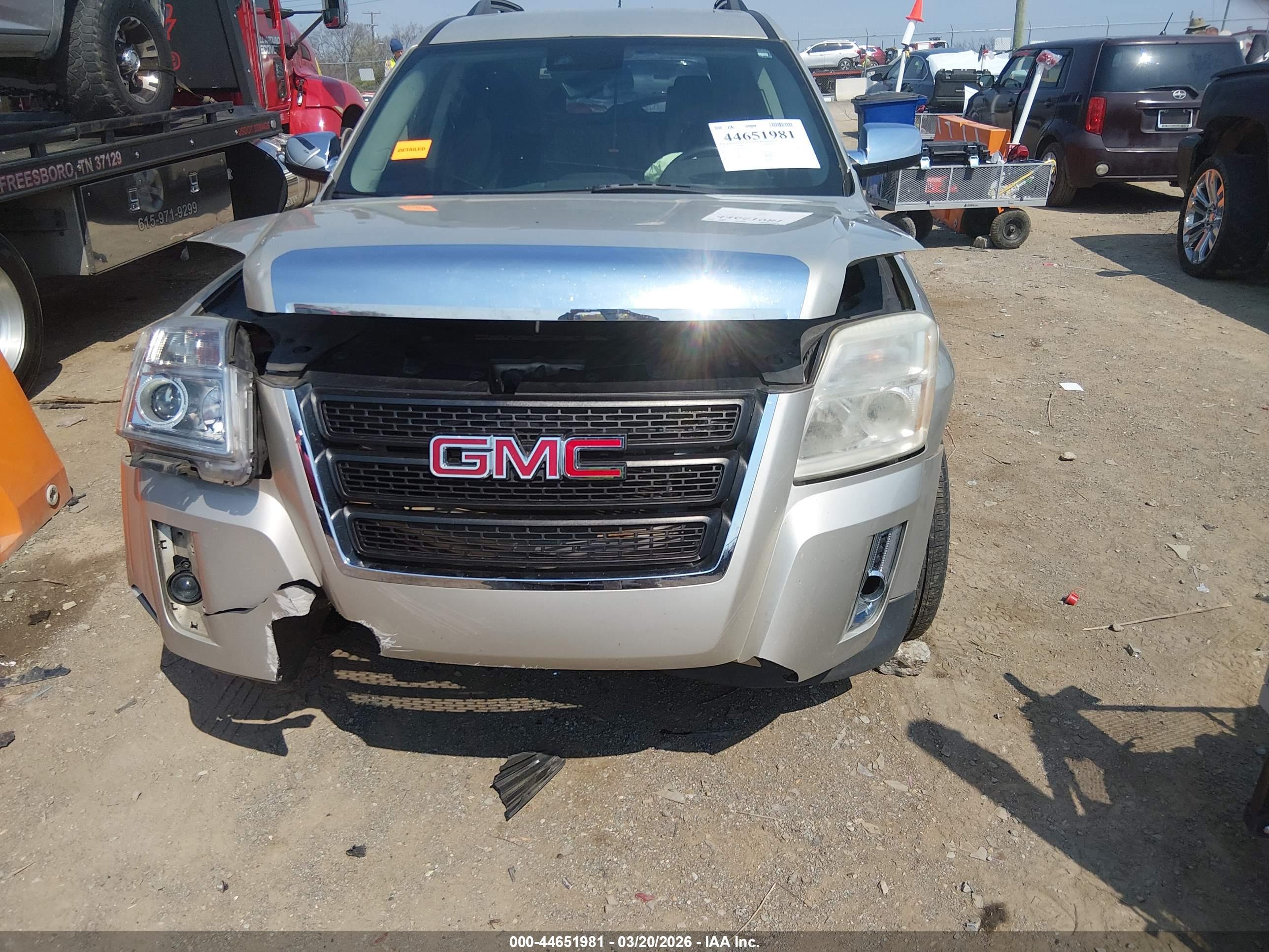 GMC TERRAIN image 6
