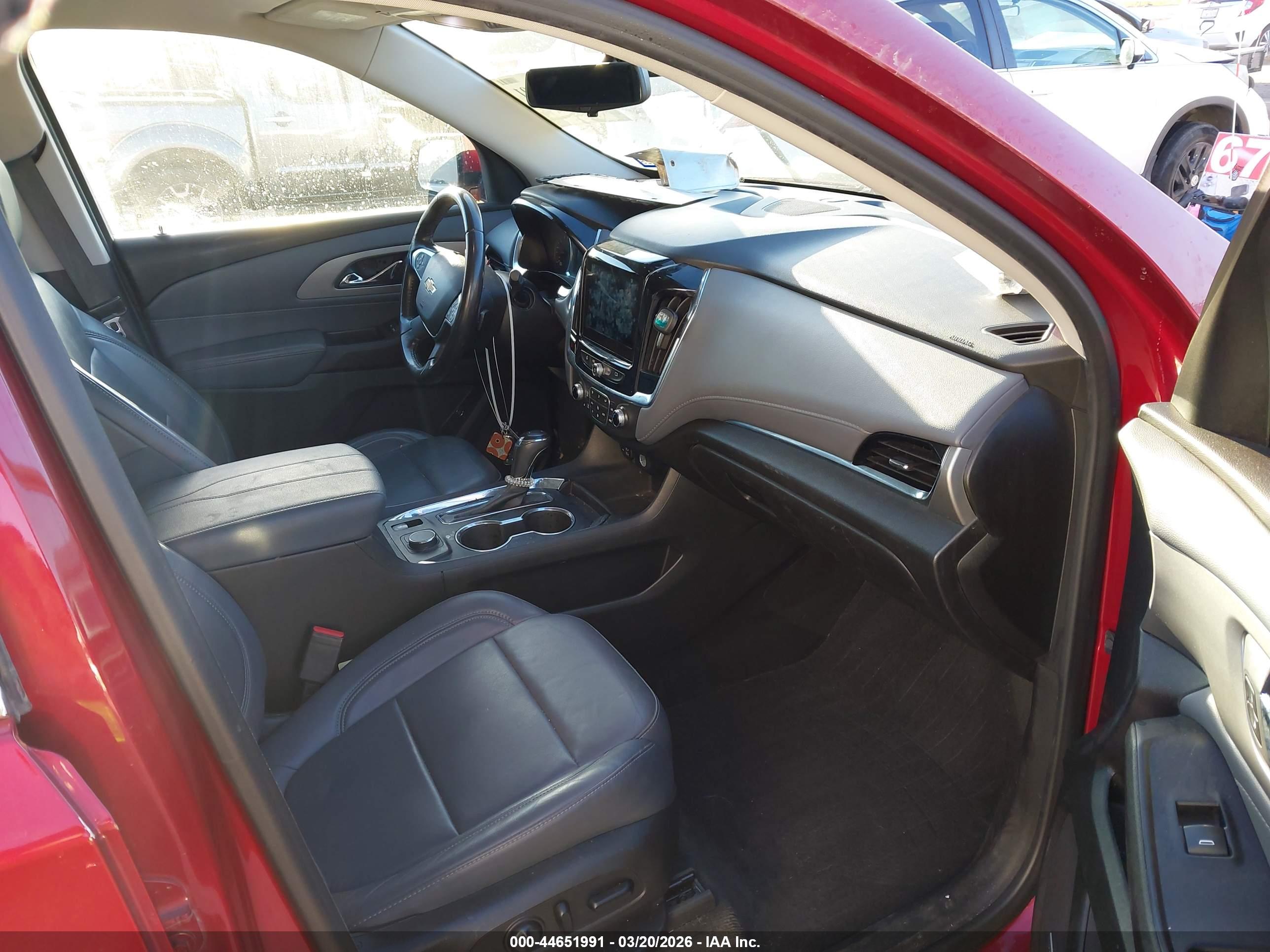 CHEVROLET TRAVERSE image 5