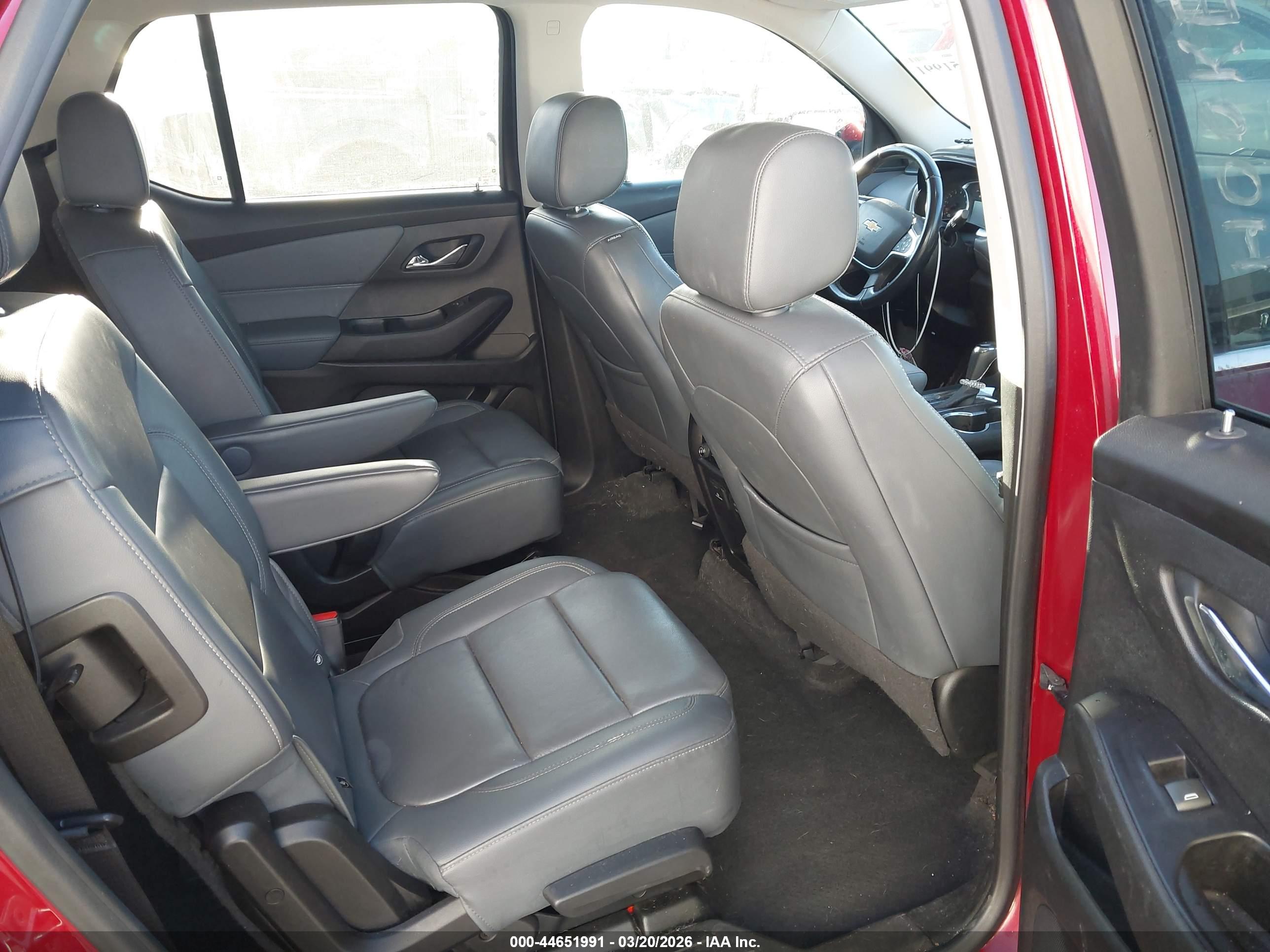 CHEVROLET TRAVERSE image 8