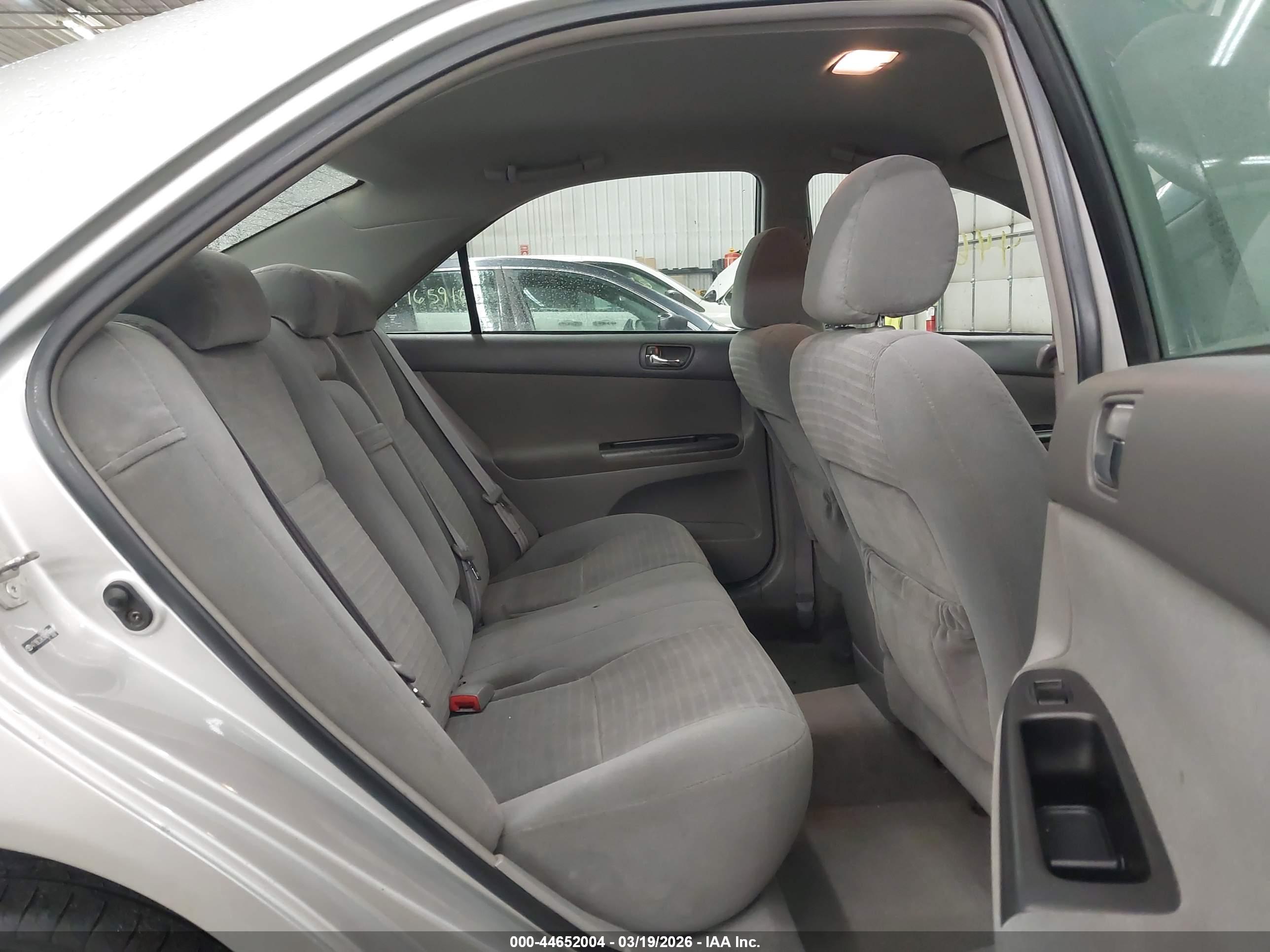TOYOTA CAMRY image 8