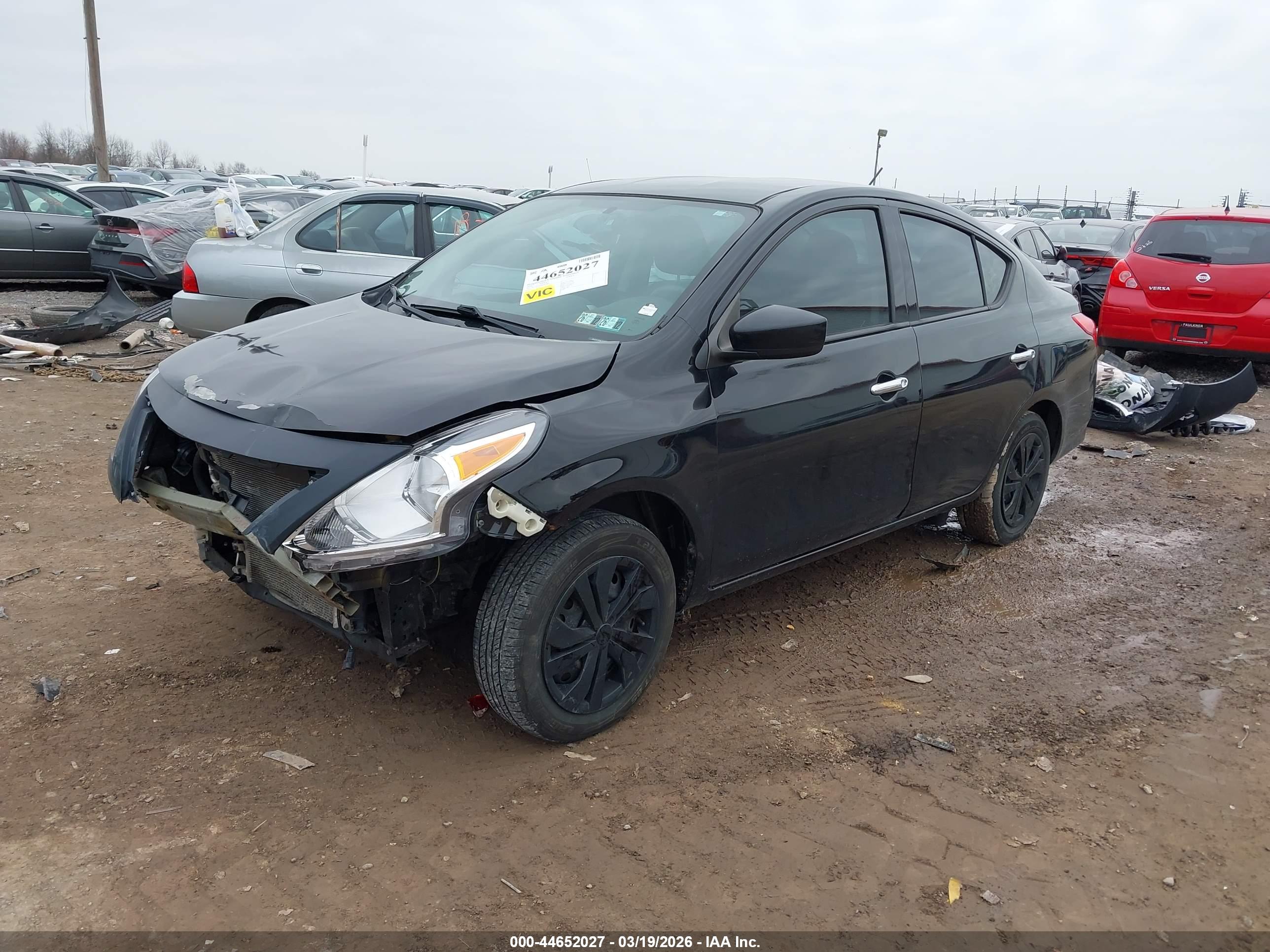 NISSAN VERSA image 2