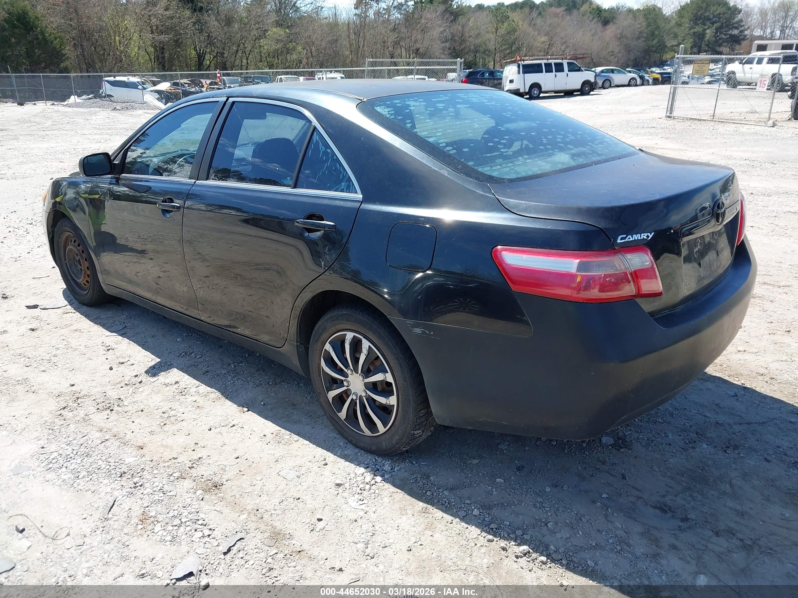 TOYOTA CAMRY image 3