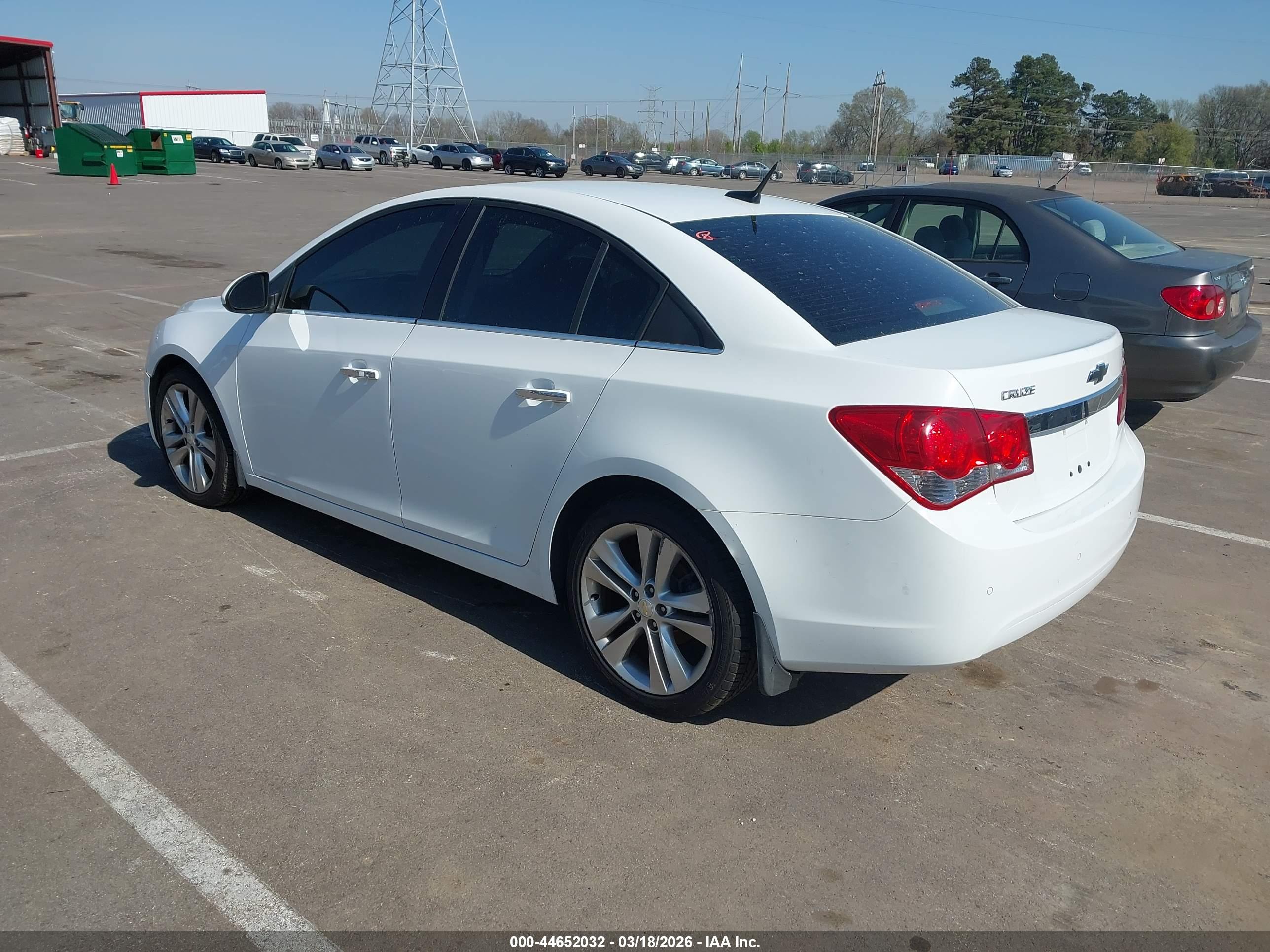 CHEVROLET CRUZE image 3