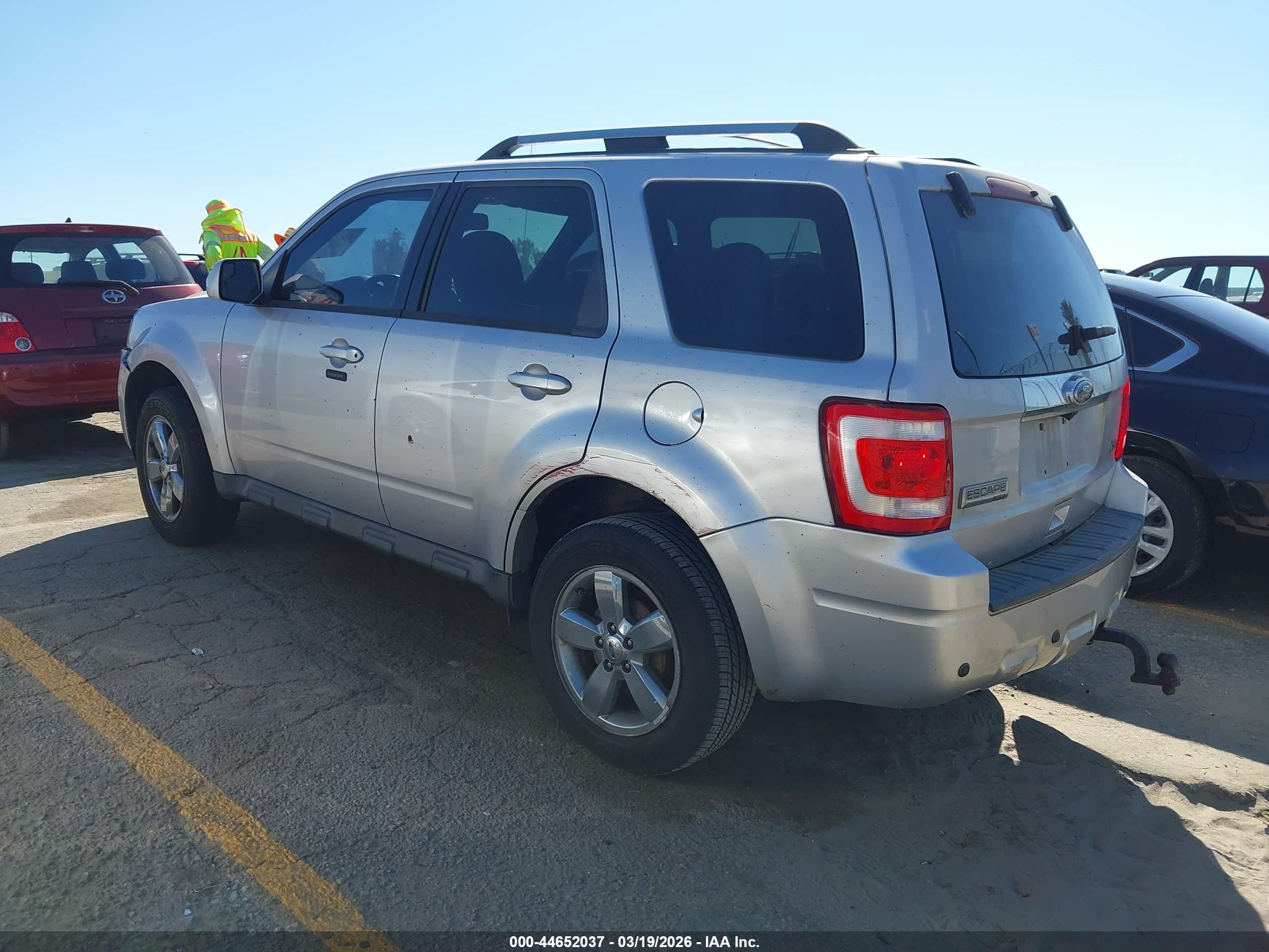 FORD ESCAPE image 3