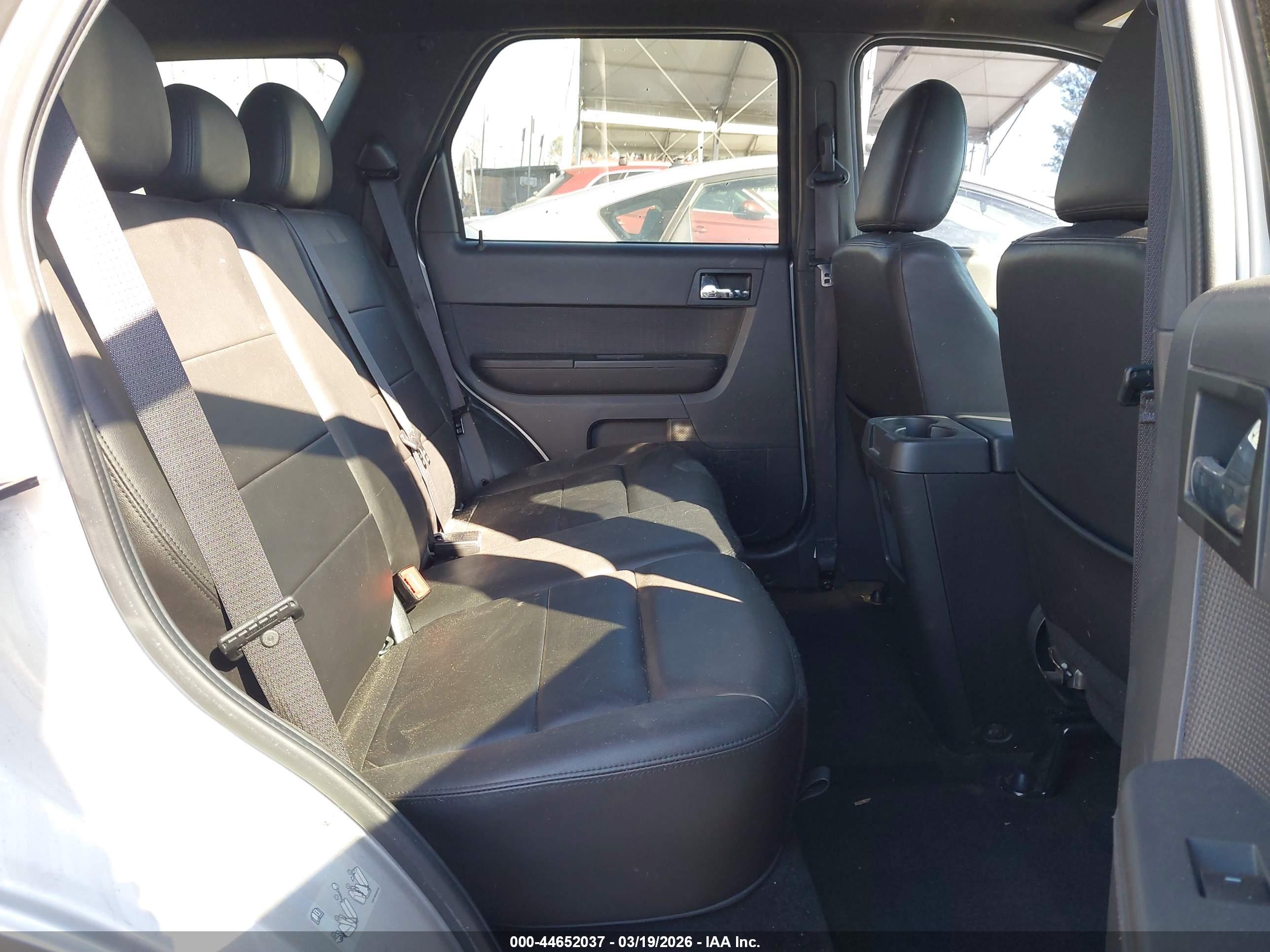 FORD ESCAPE image 8