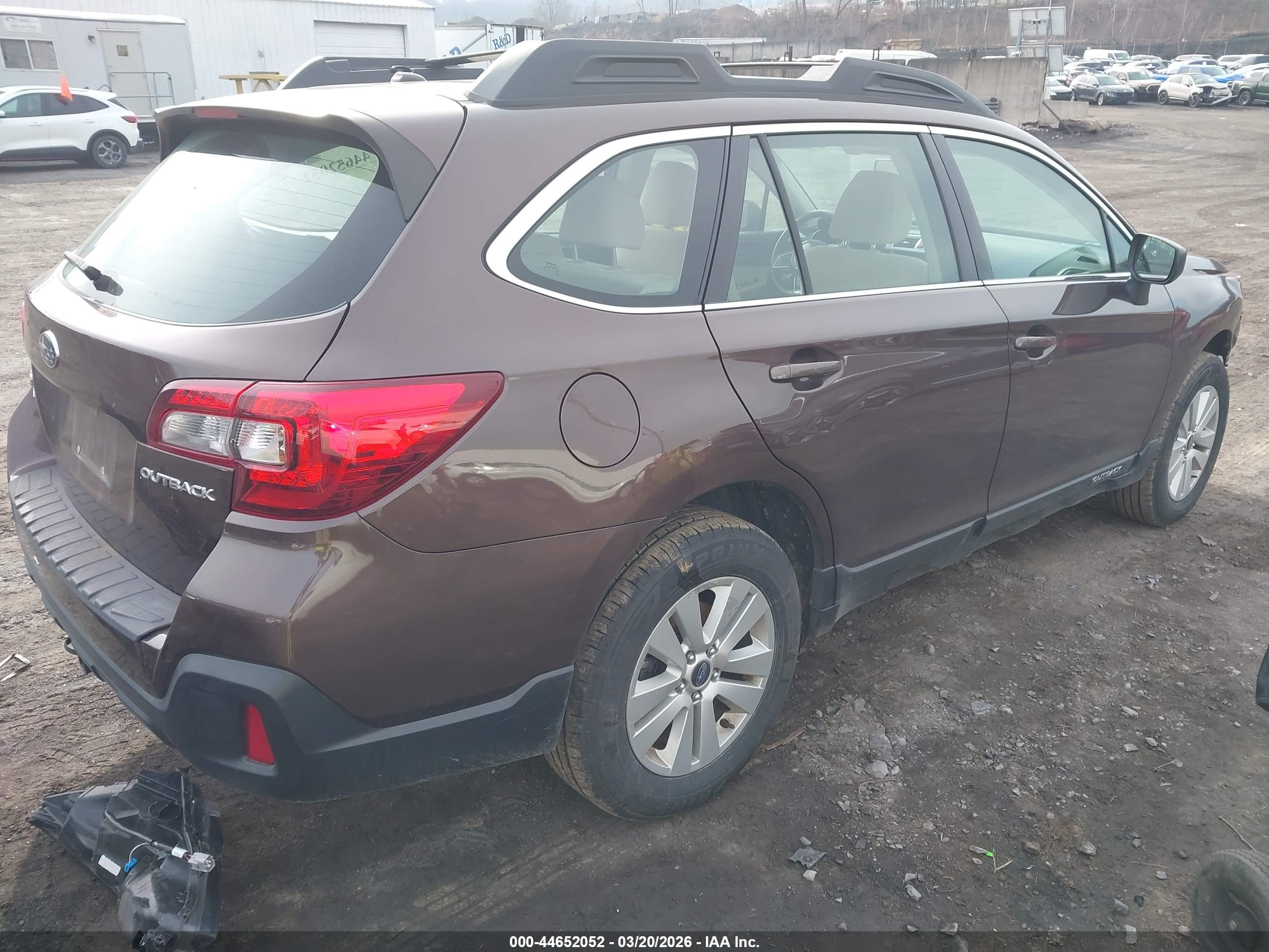SUBARU OUTBACK image 4