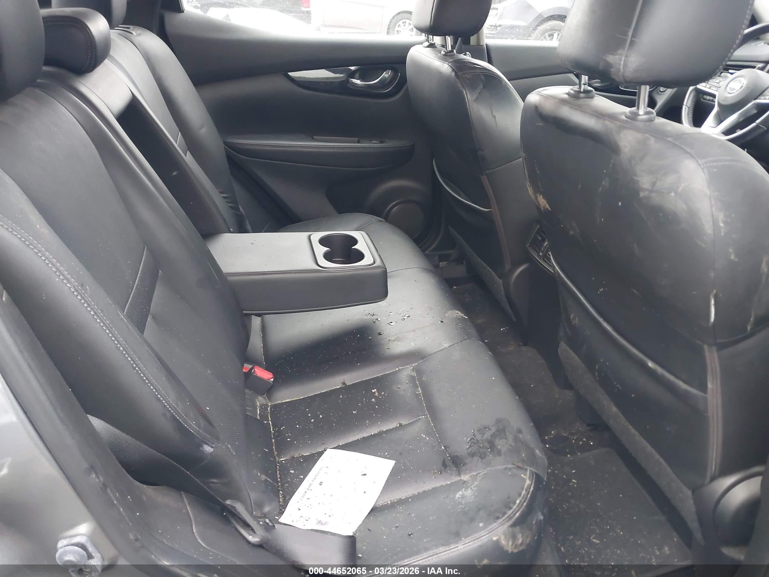 NISSAN ROGUE image 8