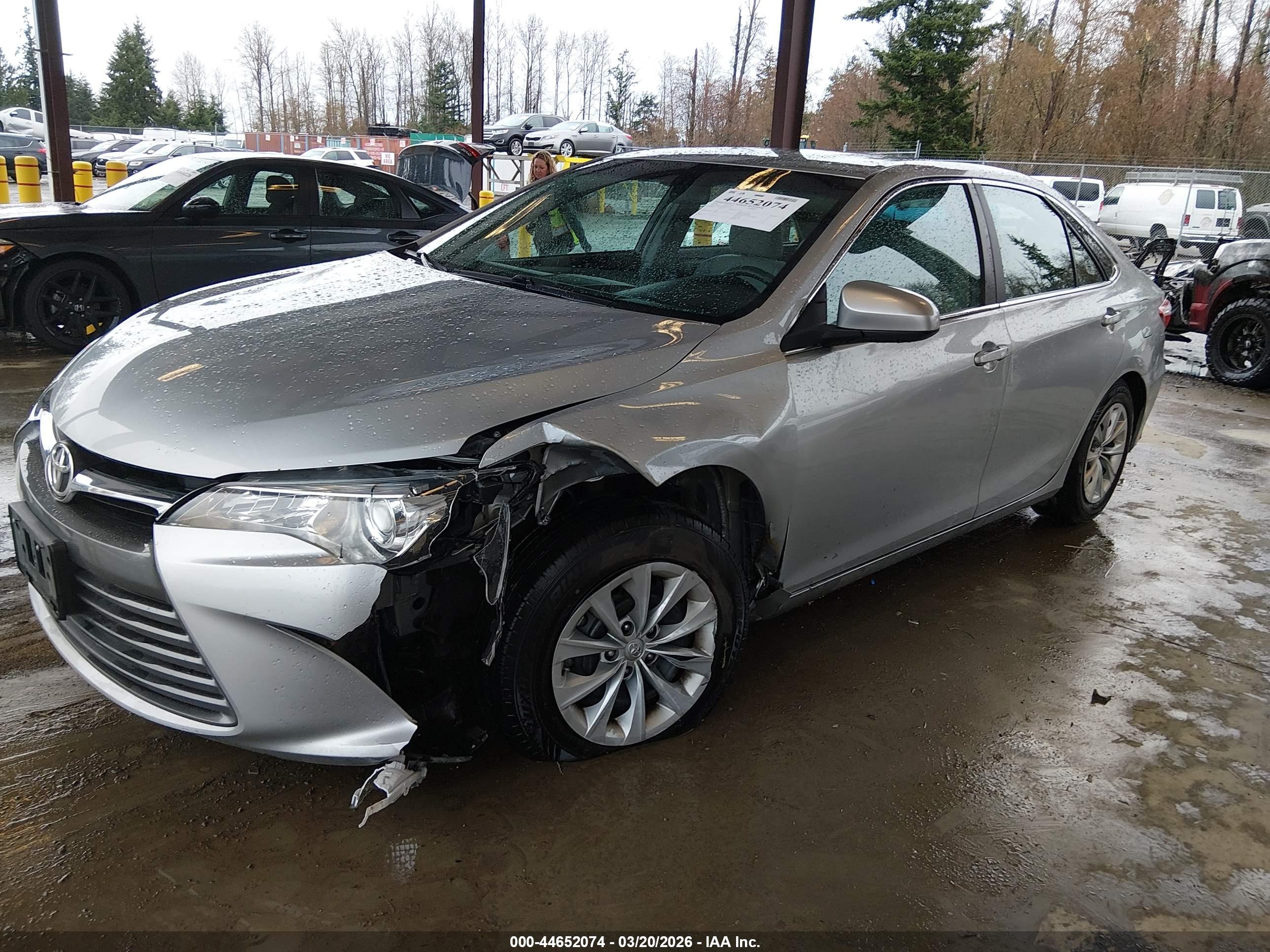 TOYOTA CAMRY image 2