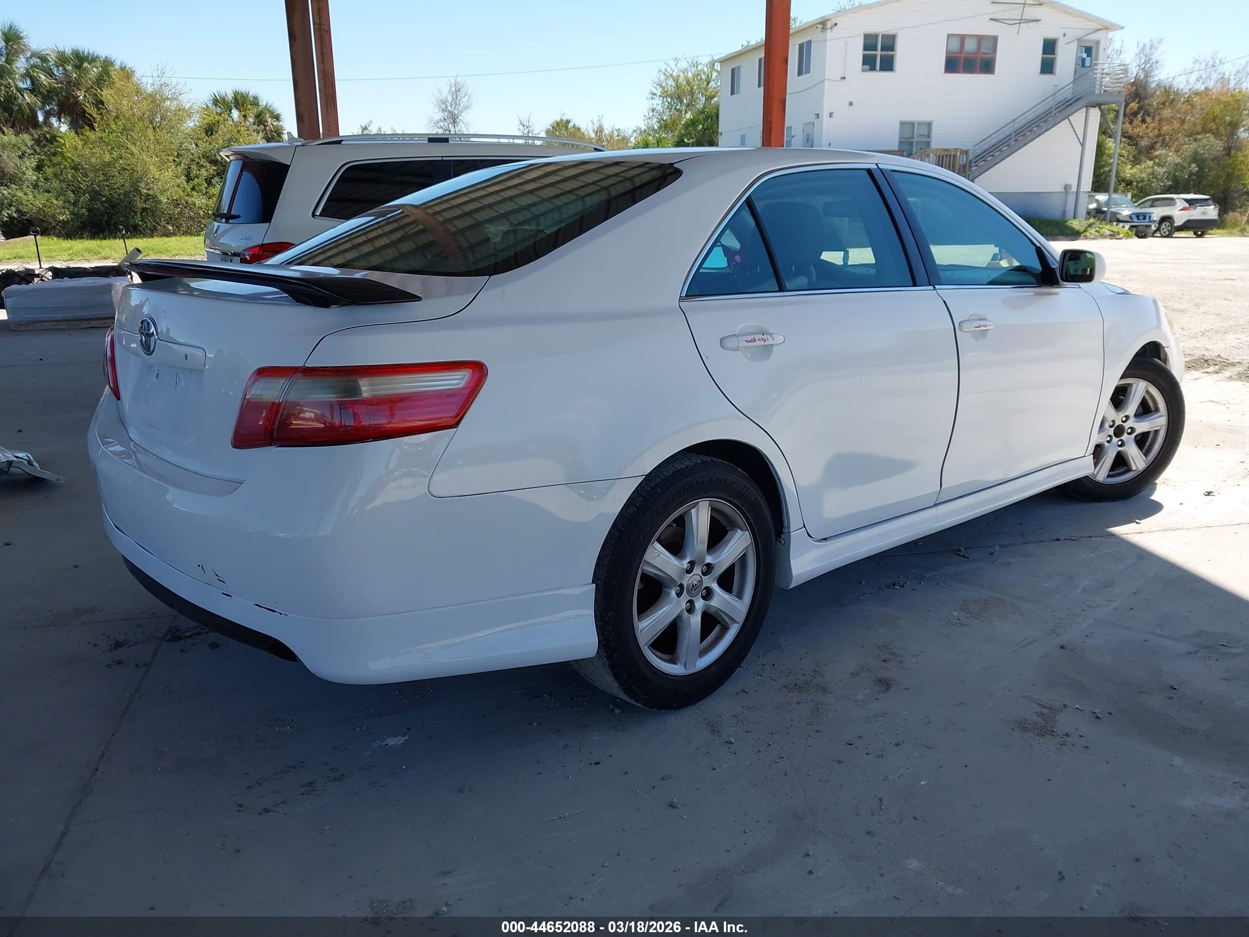 TOYOTA CAMRY image 4
