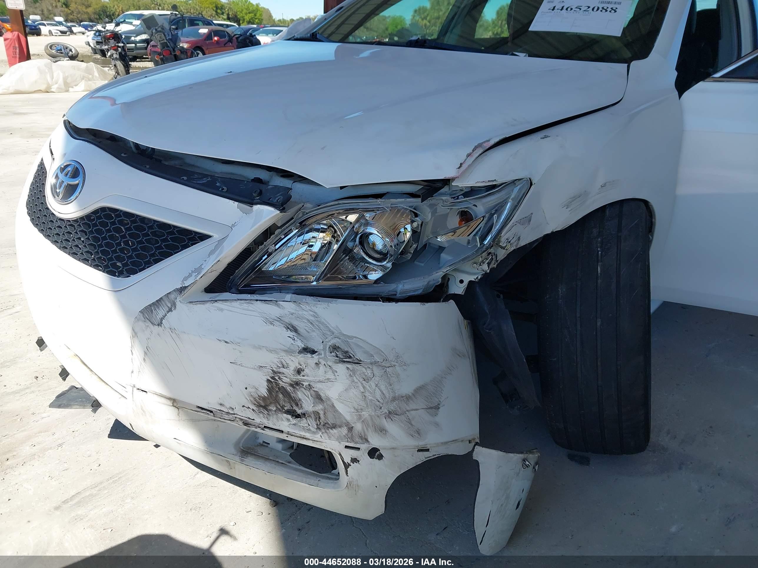 TOYOTA CAMRY image 6
