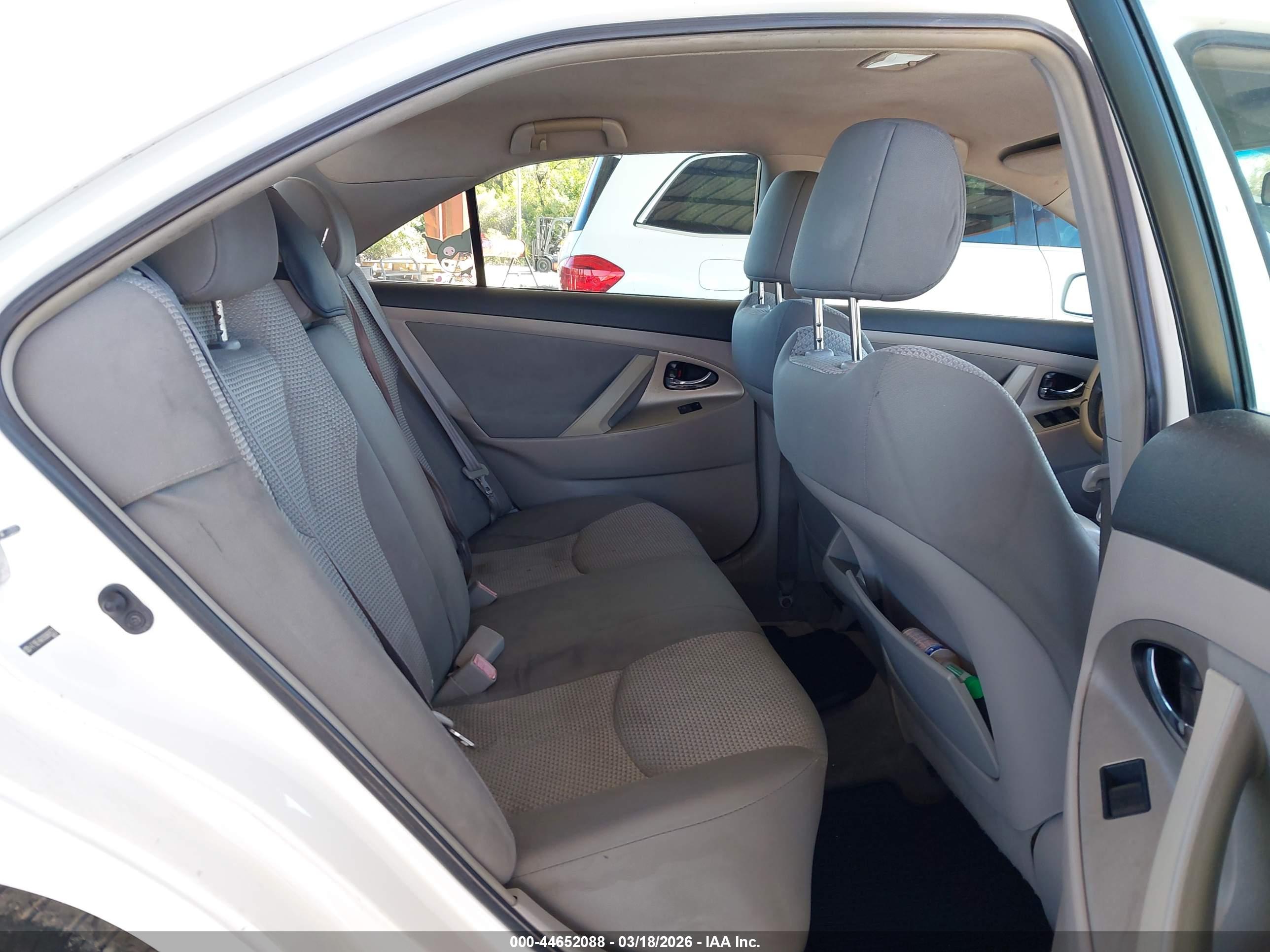 TOYOTA CAMRY image 8