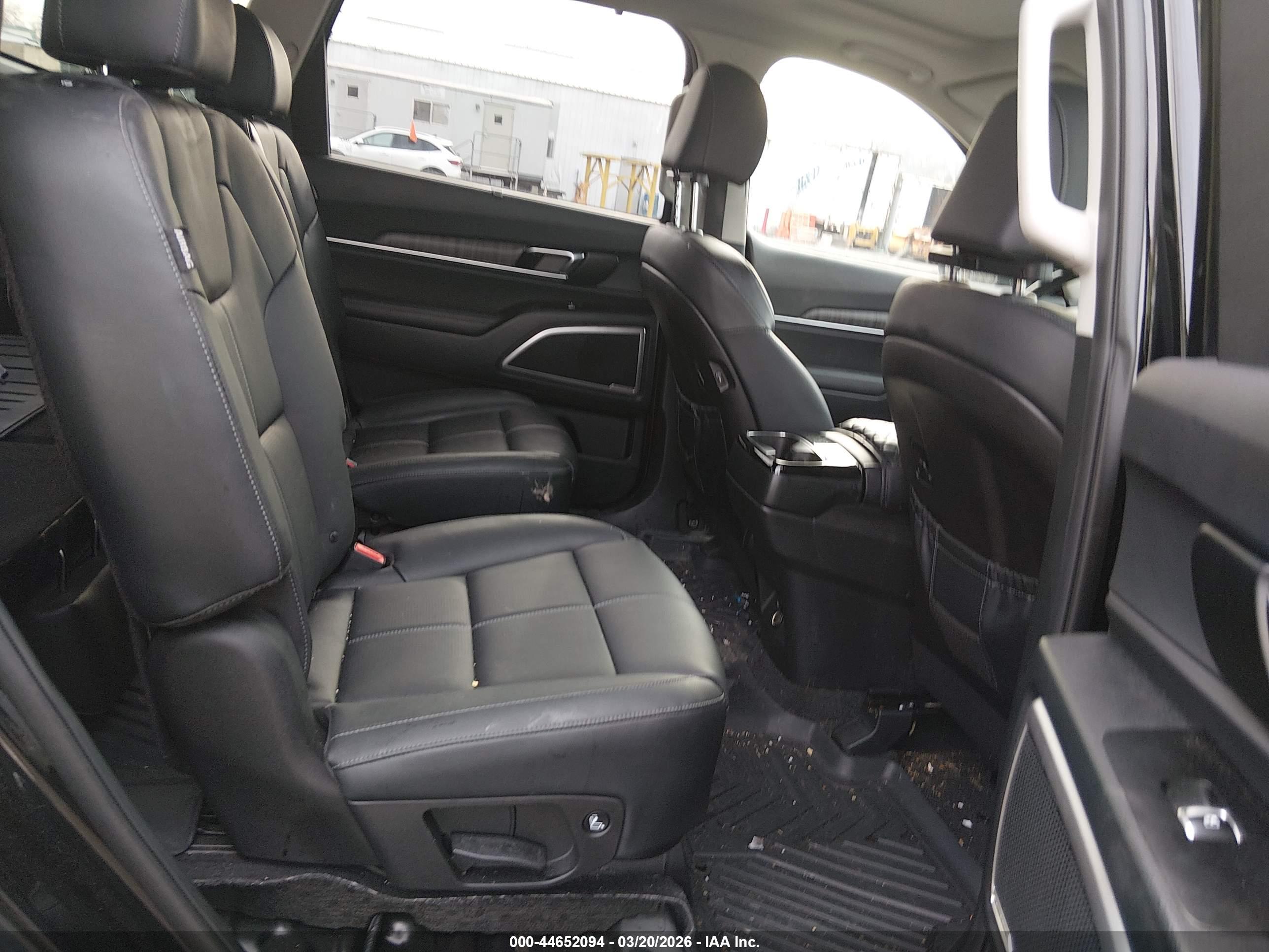 KIA TELLURIDE image 8