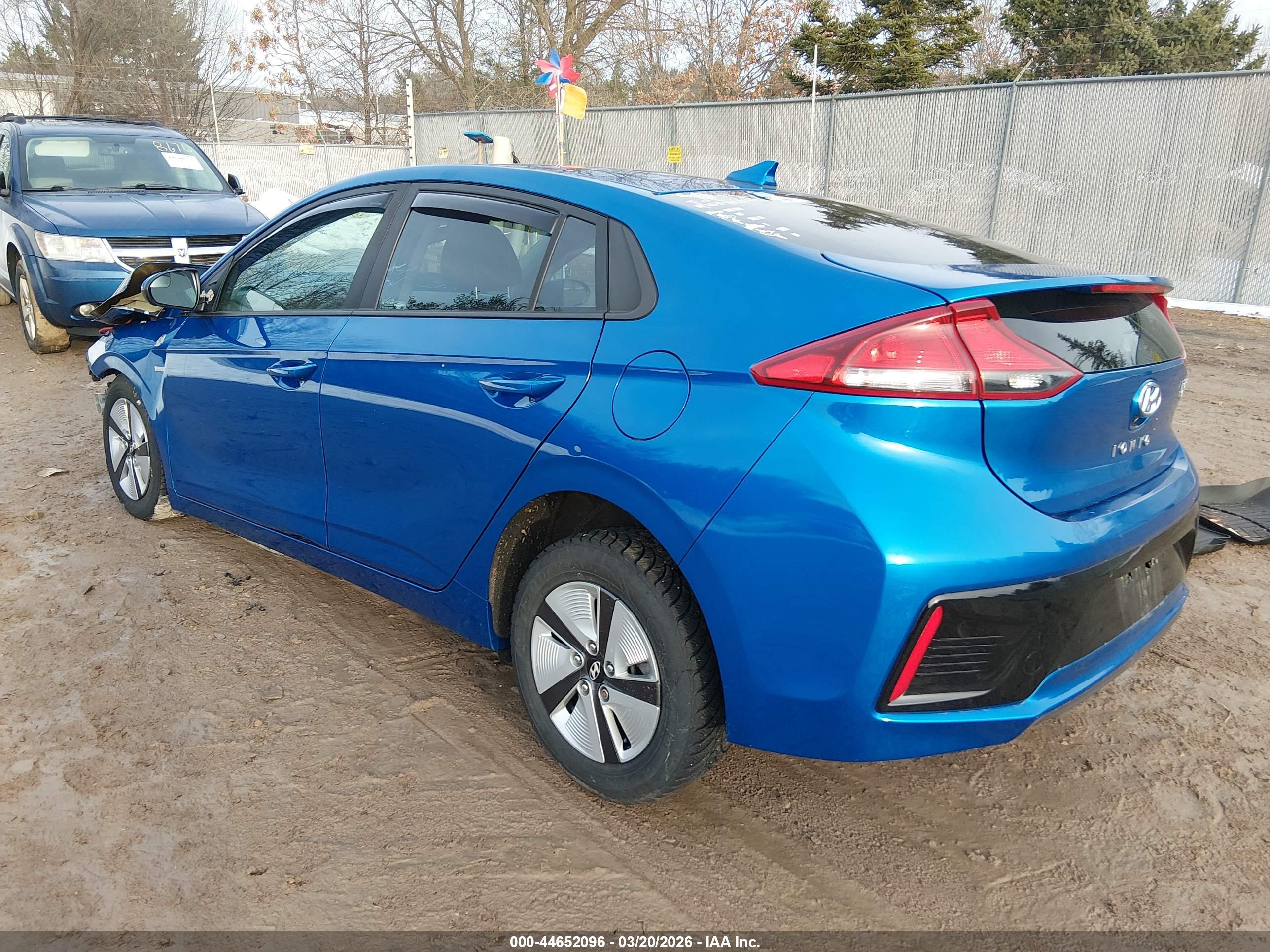HYUNDAI IONIQ image 3