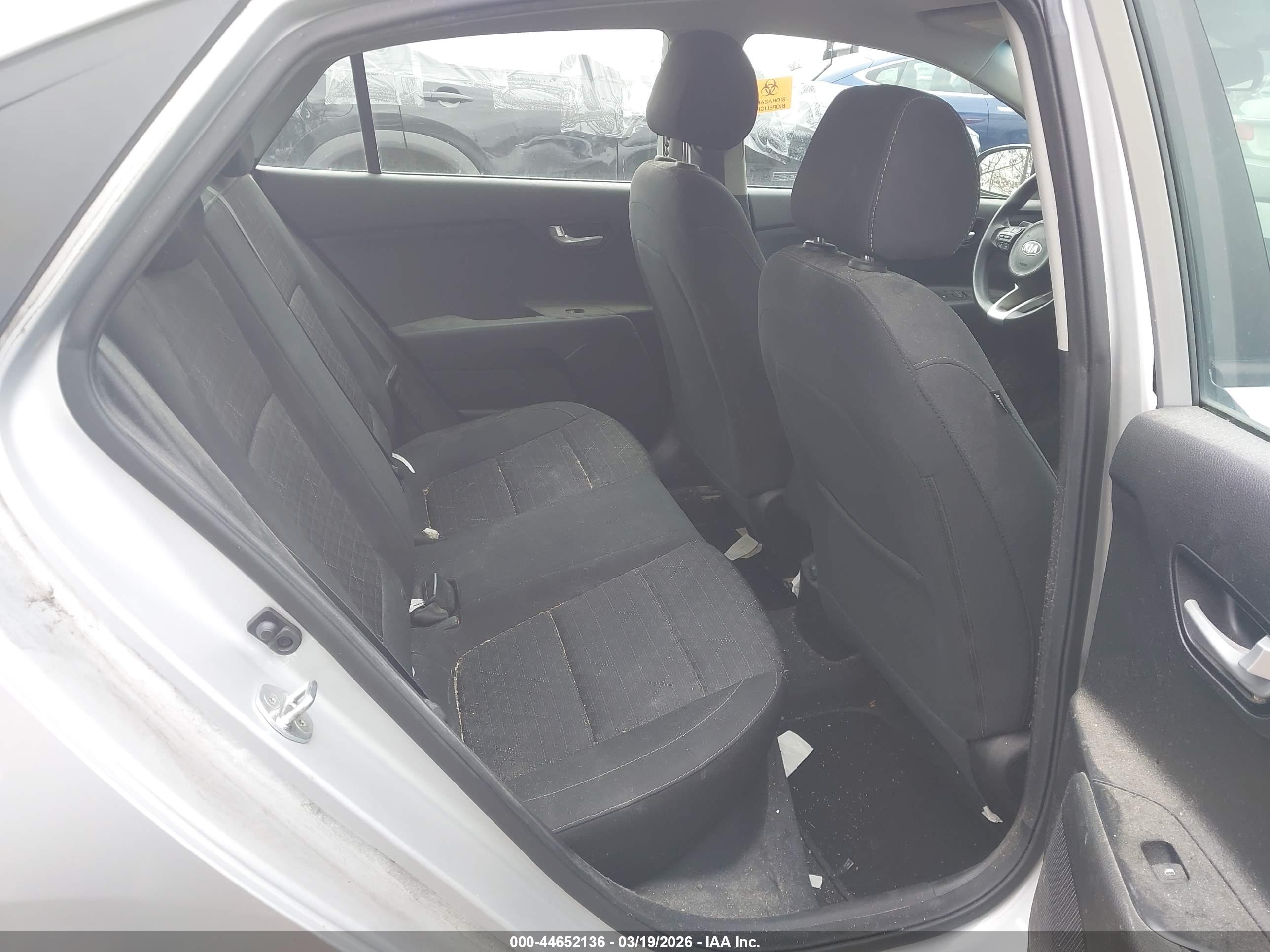 KIA RIO image 8