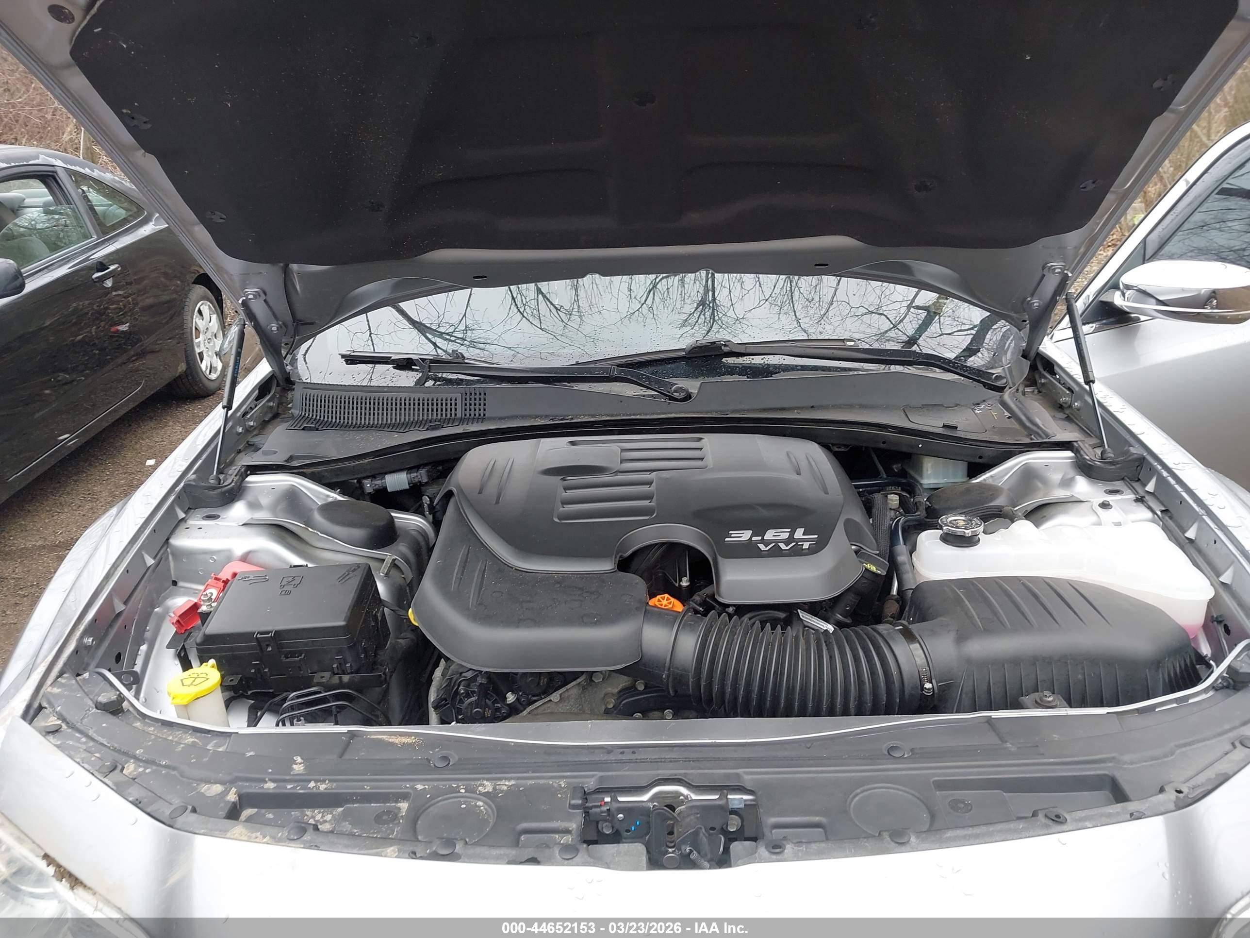 CHRYSLER 300C image 10