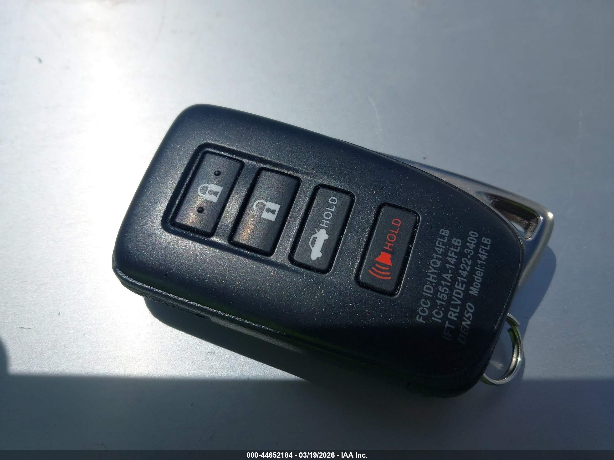 LEXUS IS image 11