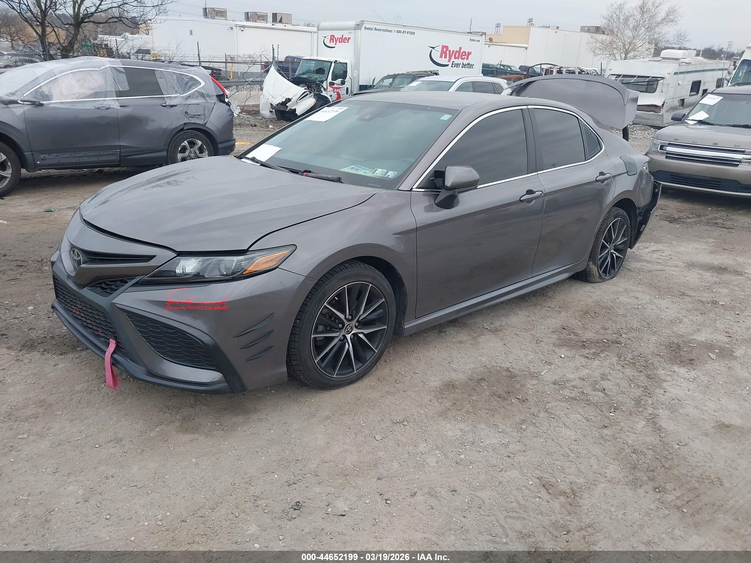 TOYOTA CAMRY image 2