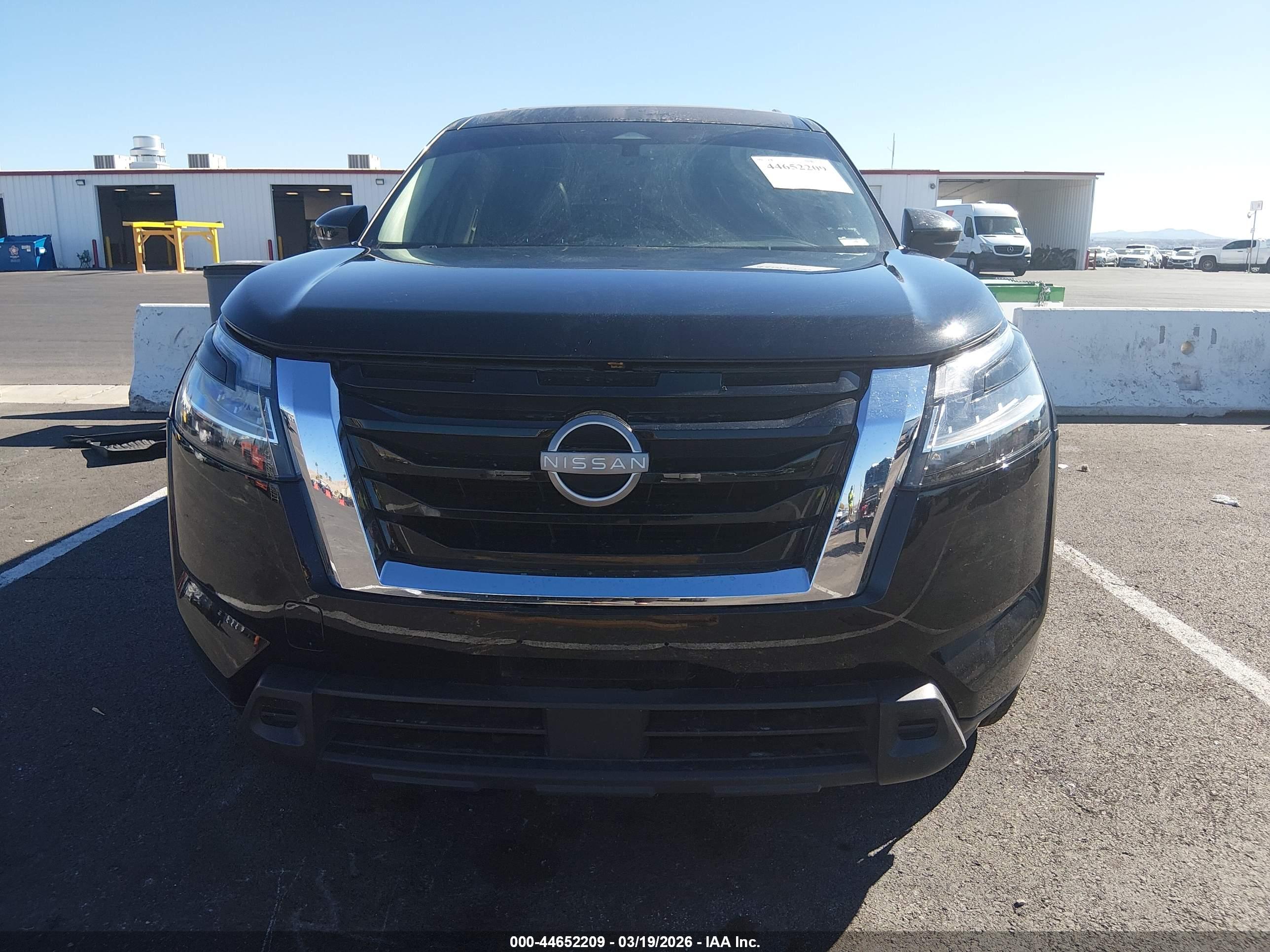 NISSAN PATHFINDER image 6