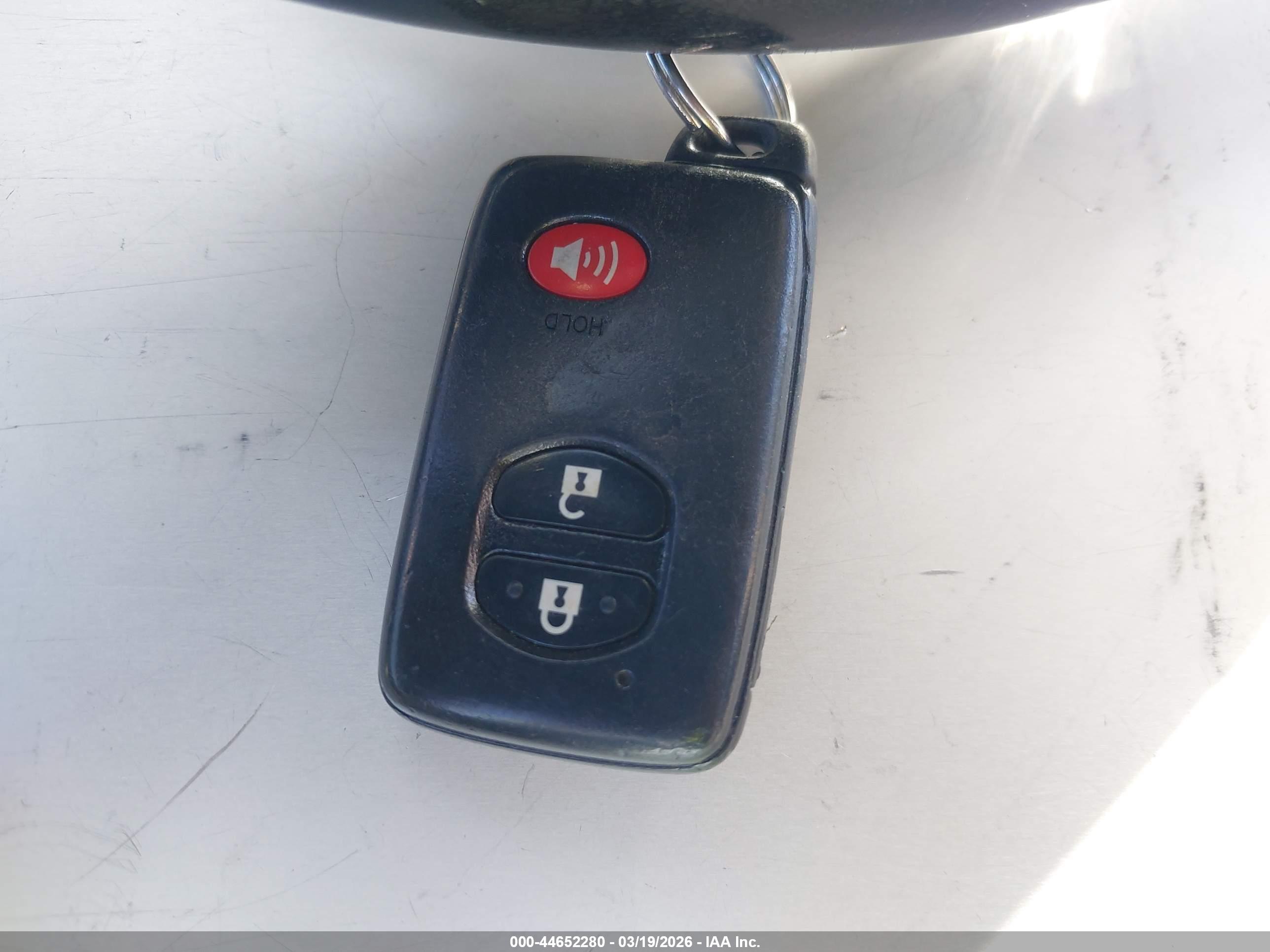 TOYOTA PRIUS image 11