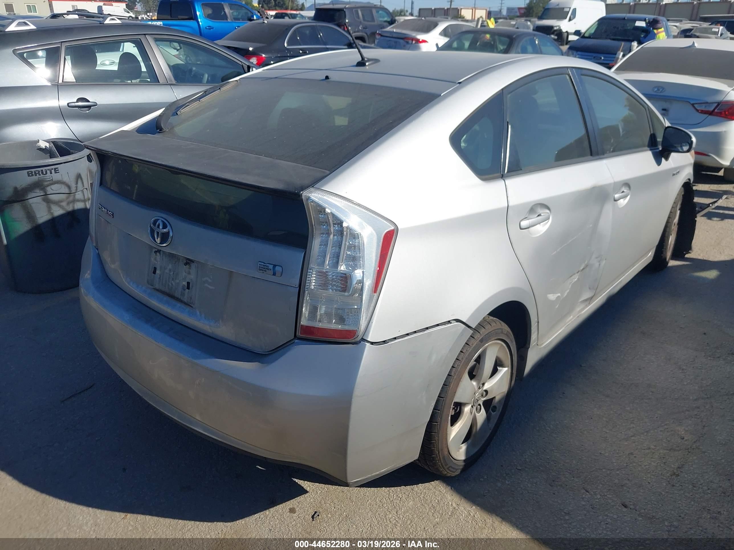 TOYOTA PRIUS image 4