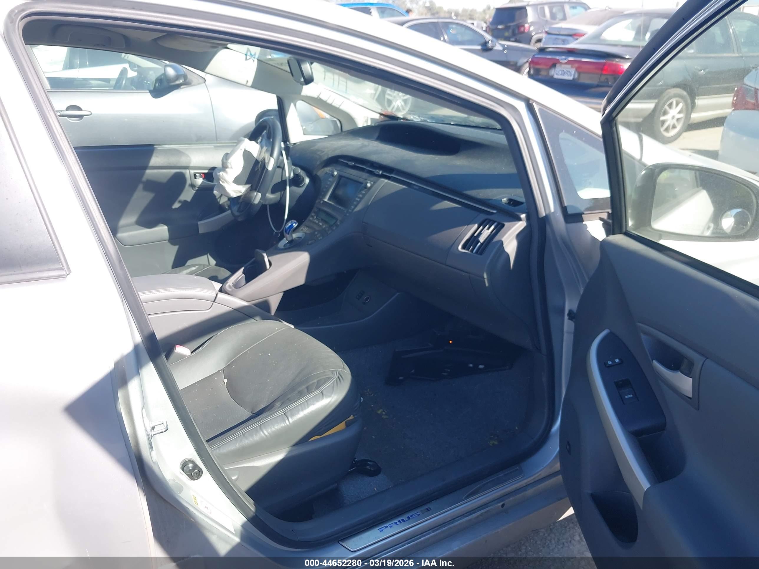 TOYOTA PRIUS image 5