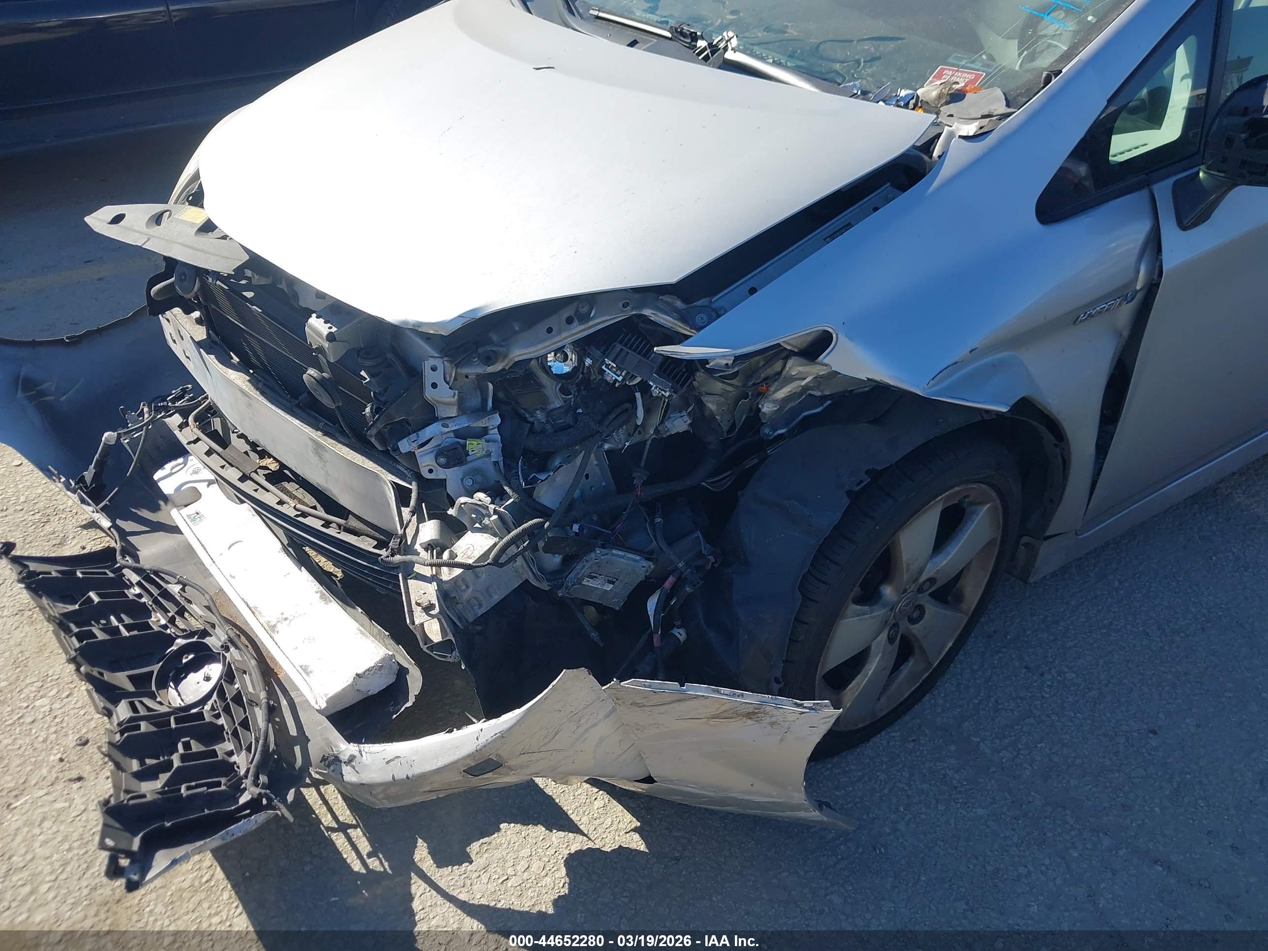 TOYOTA PRIUS image 6