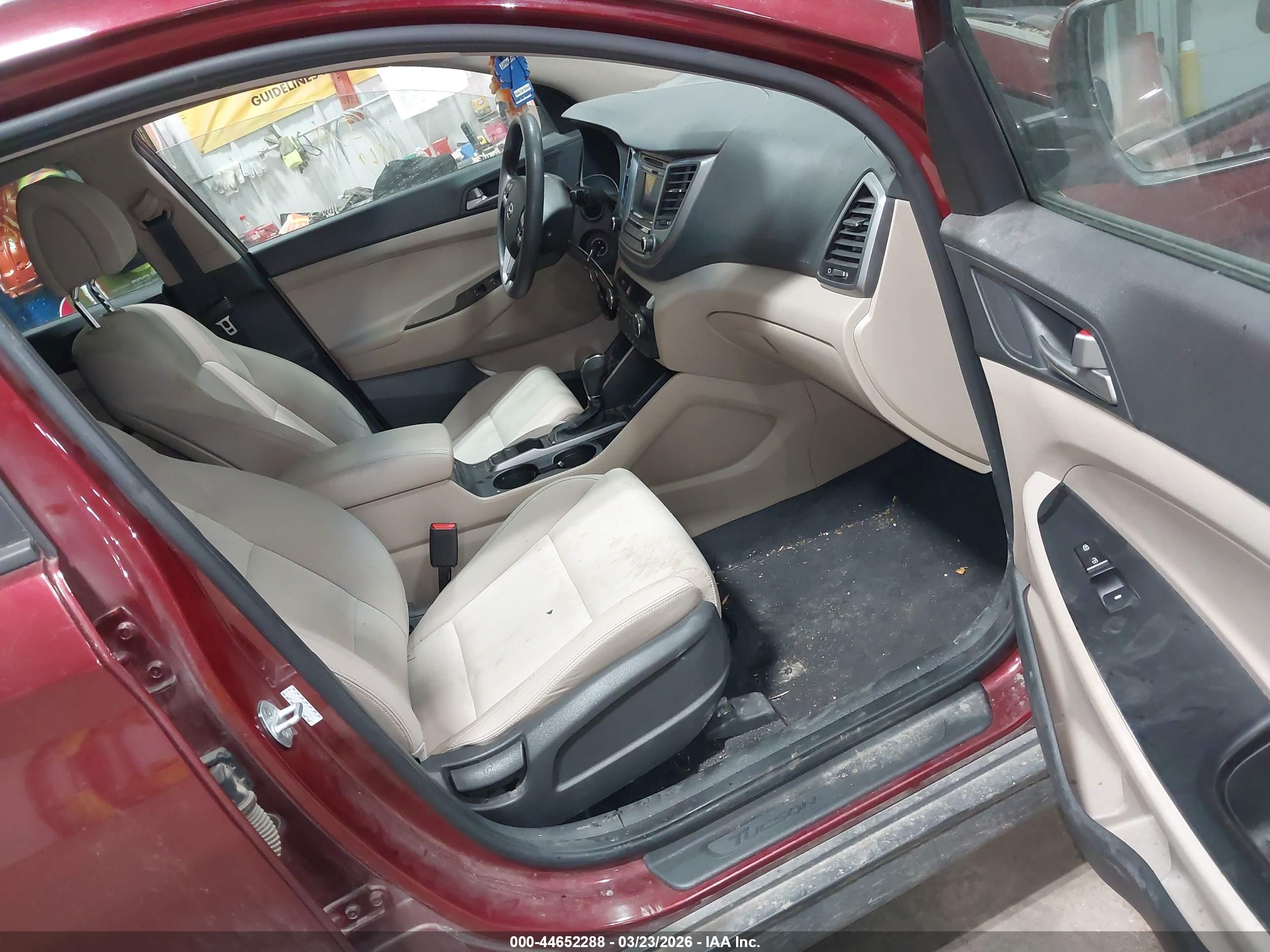 HYUNDAI TUCSON image 5