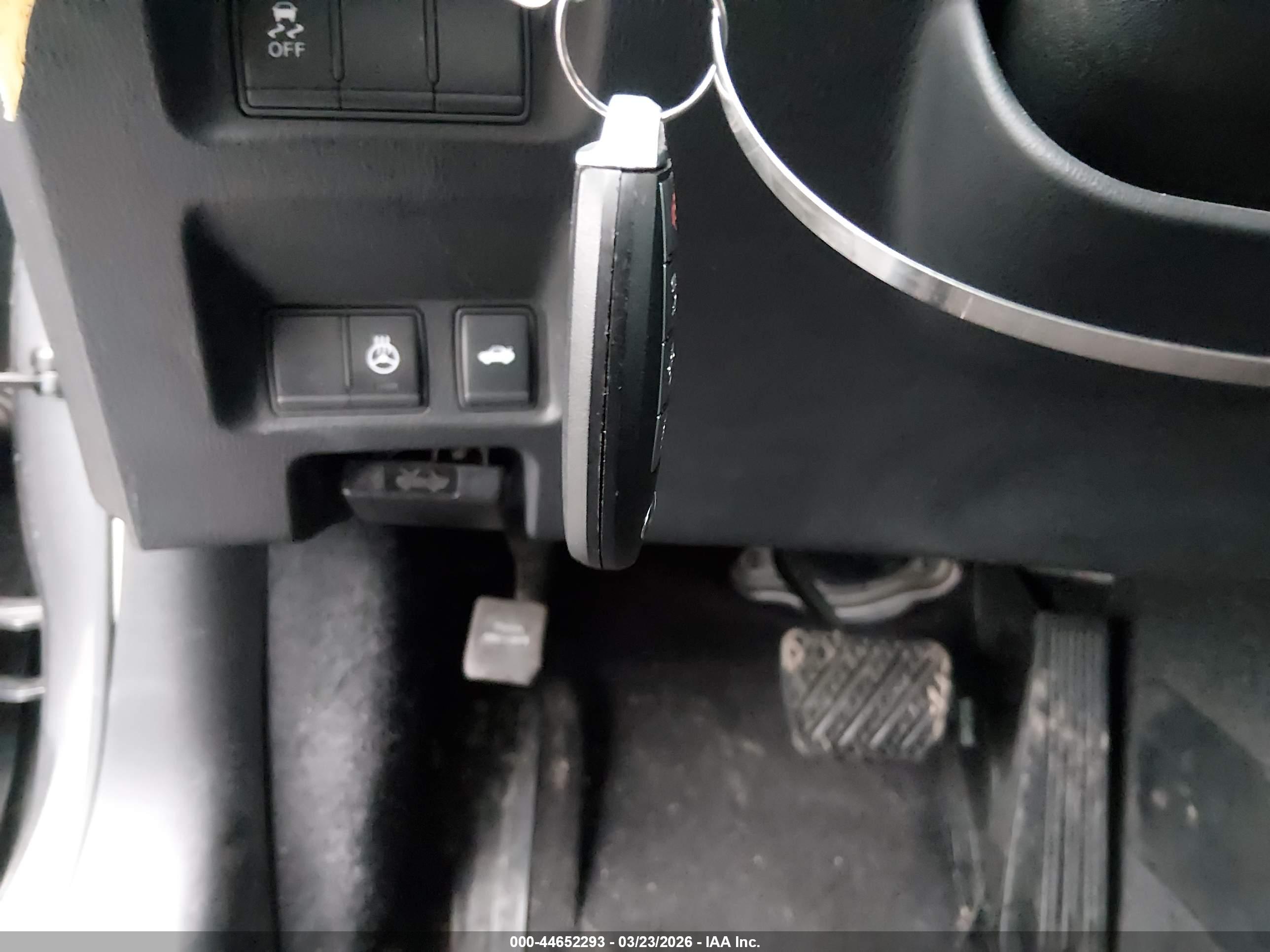 INFINITI Q70 image 11