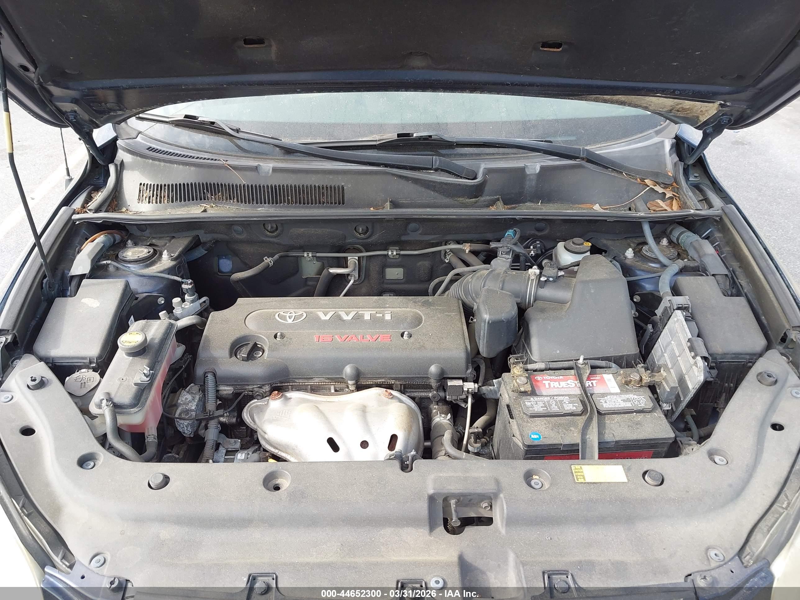 TOYOTA RAV4 image 10