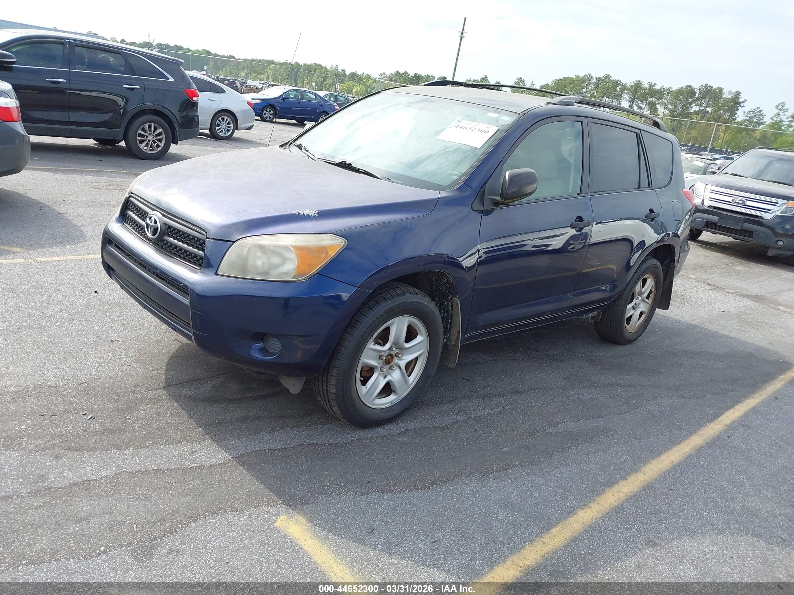 TOYOTA RAV4 image 2